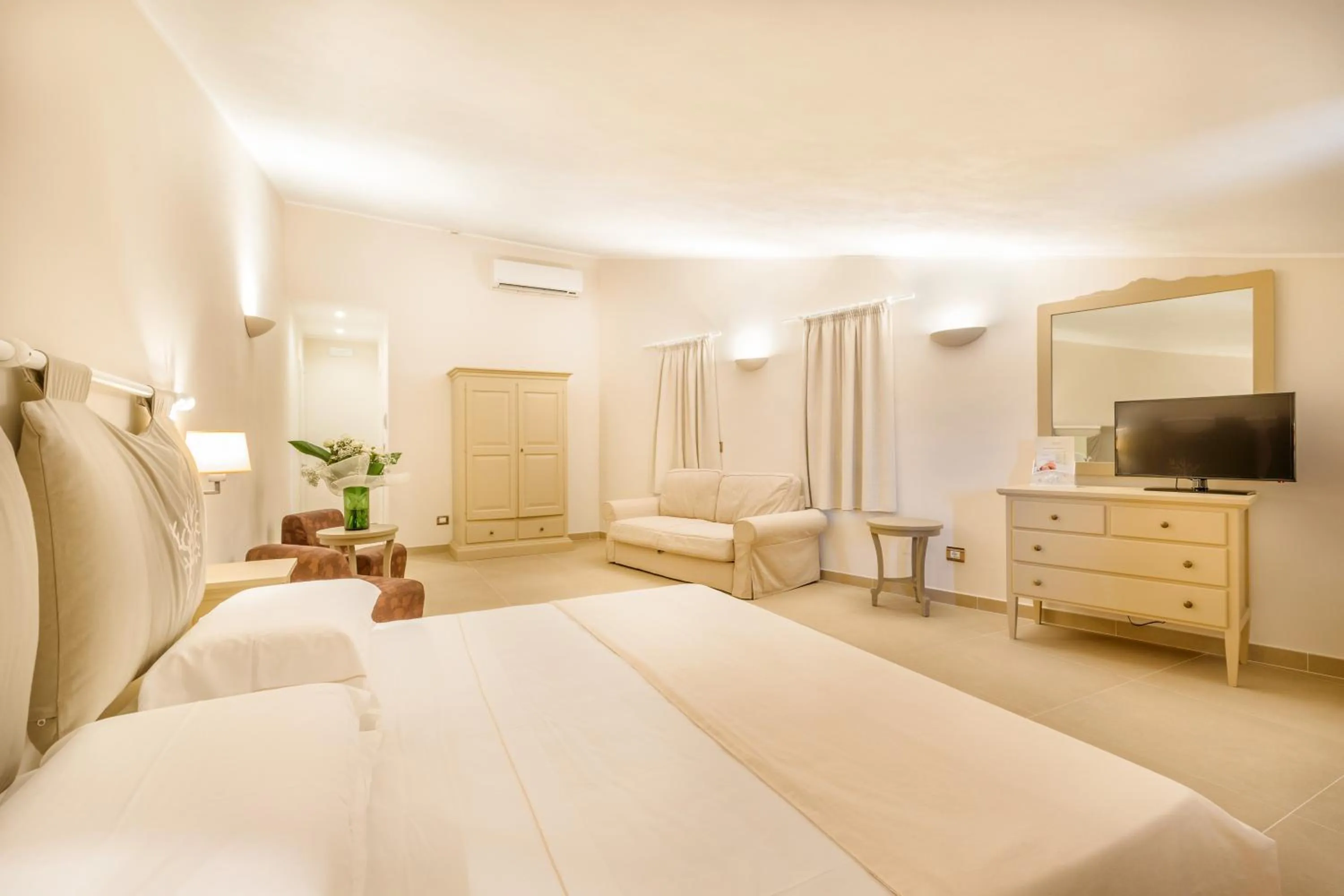 Bed in Hotel Cala Lunga