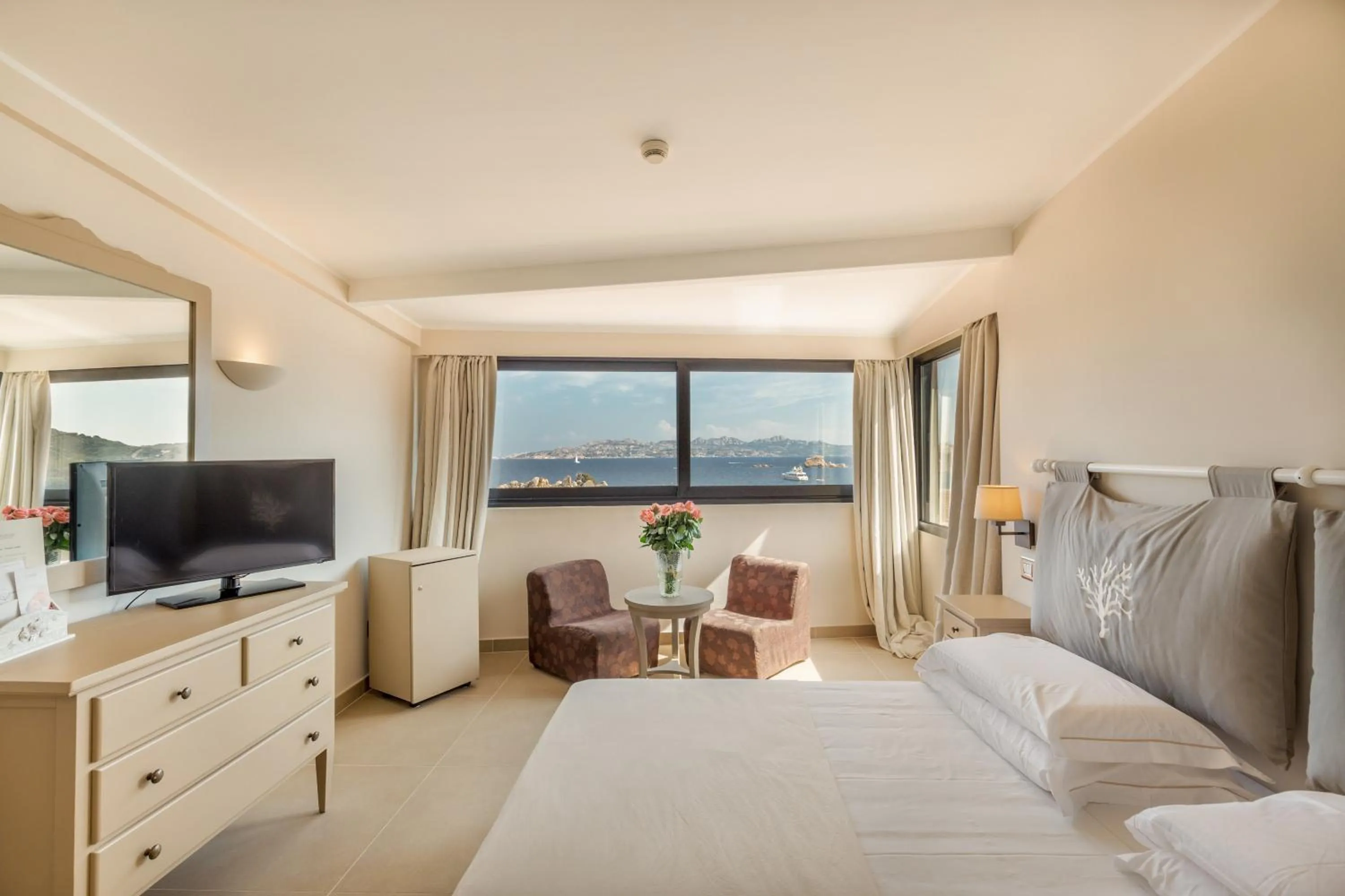 Bed in Hotel Cala Lunga