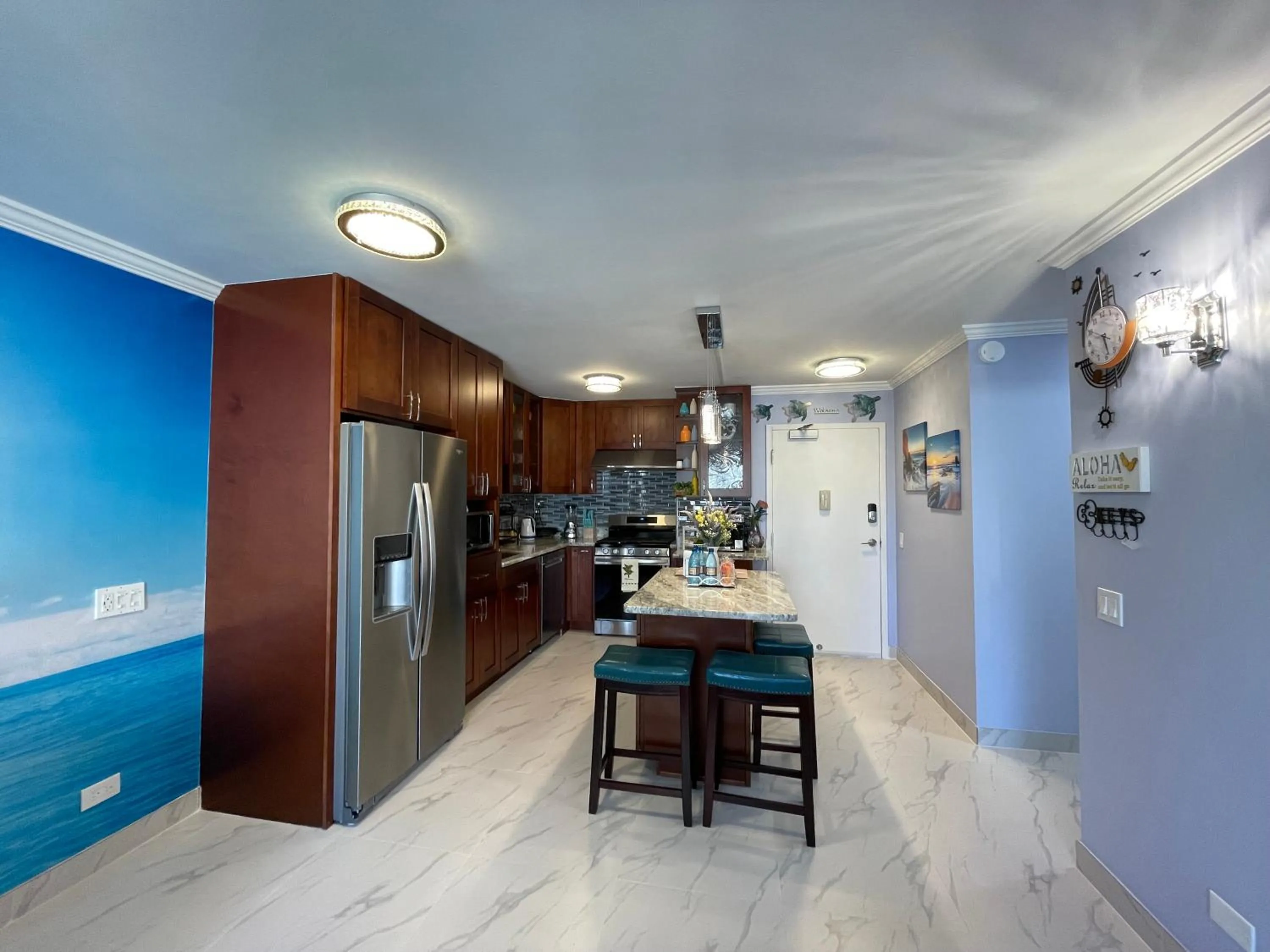 Amazing waikiki Beach condo 2Bed2Bath+free Parking