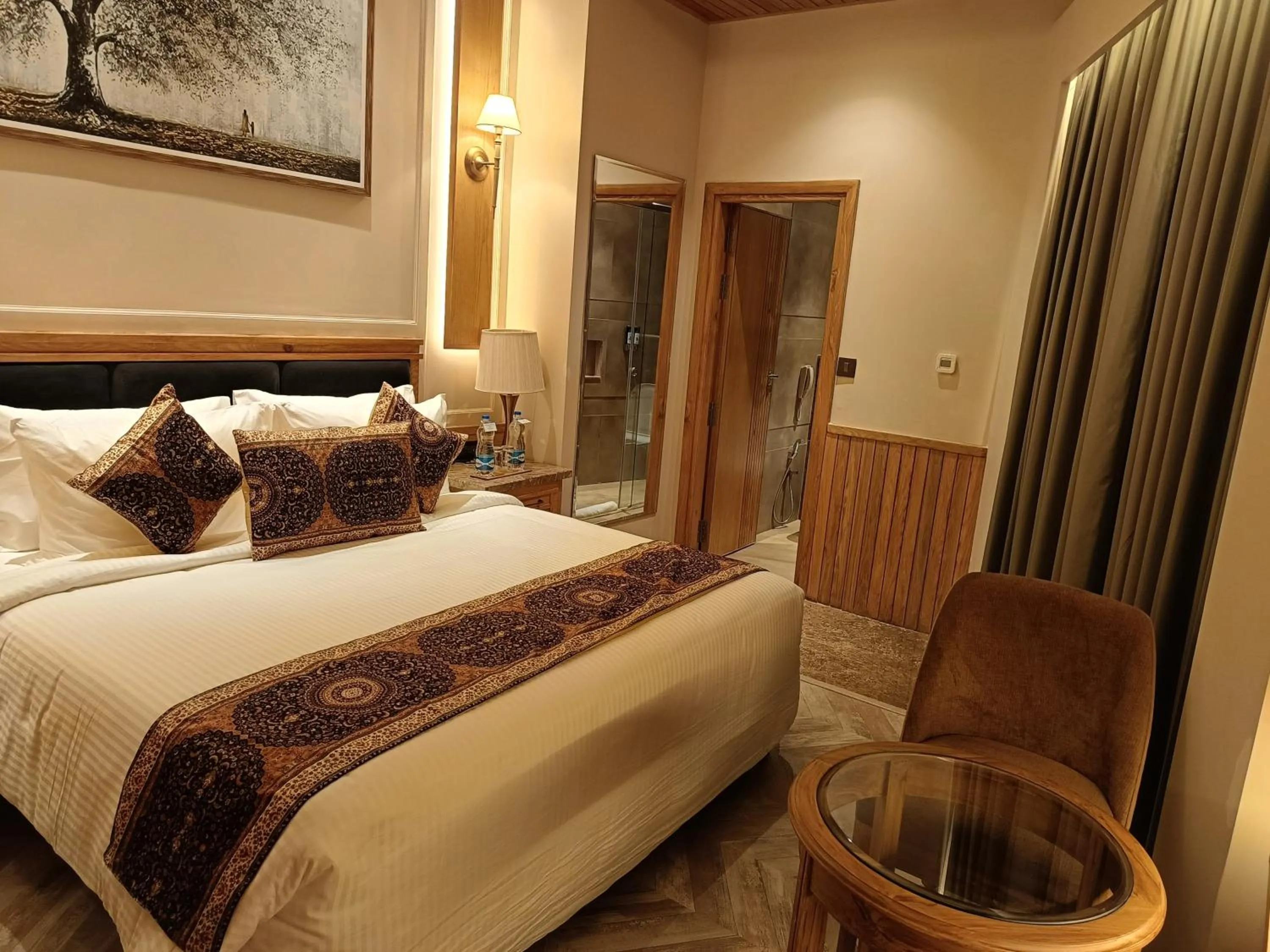 Bedroom, Bed in Presidium Sarovar Premiere Dalhousie