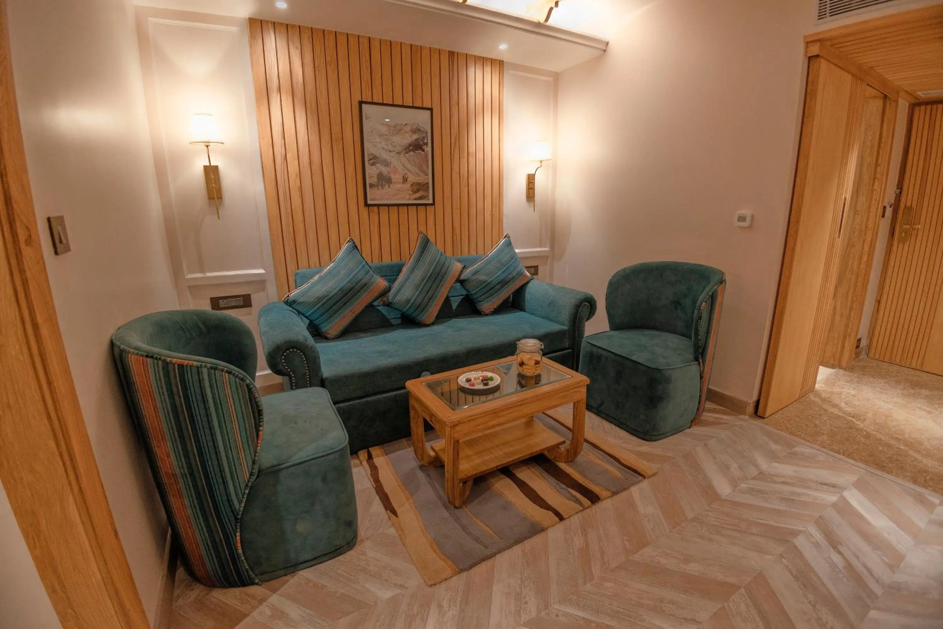 Seating area in Presidium Sarovar Premiere Dalhousie