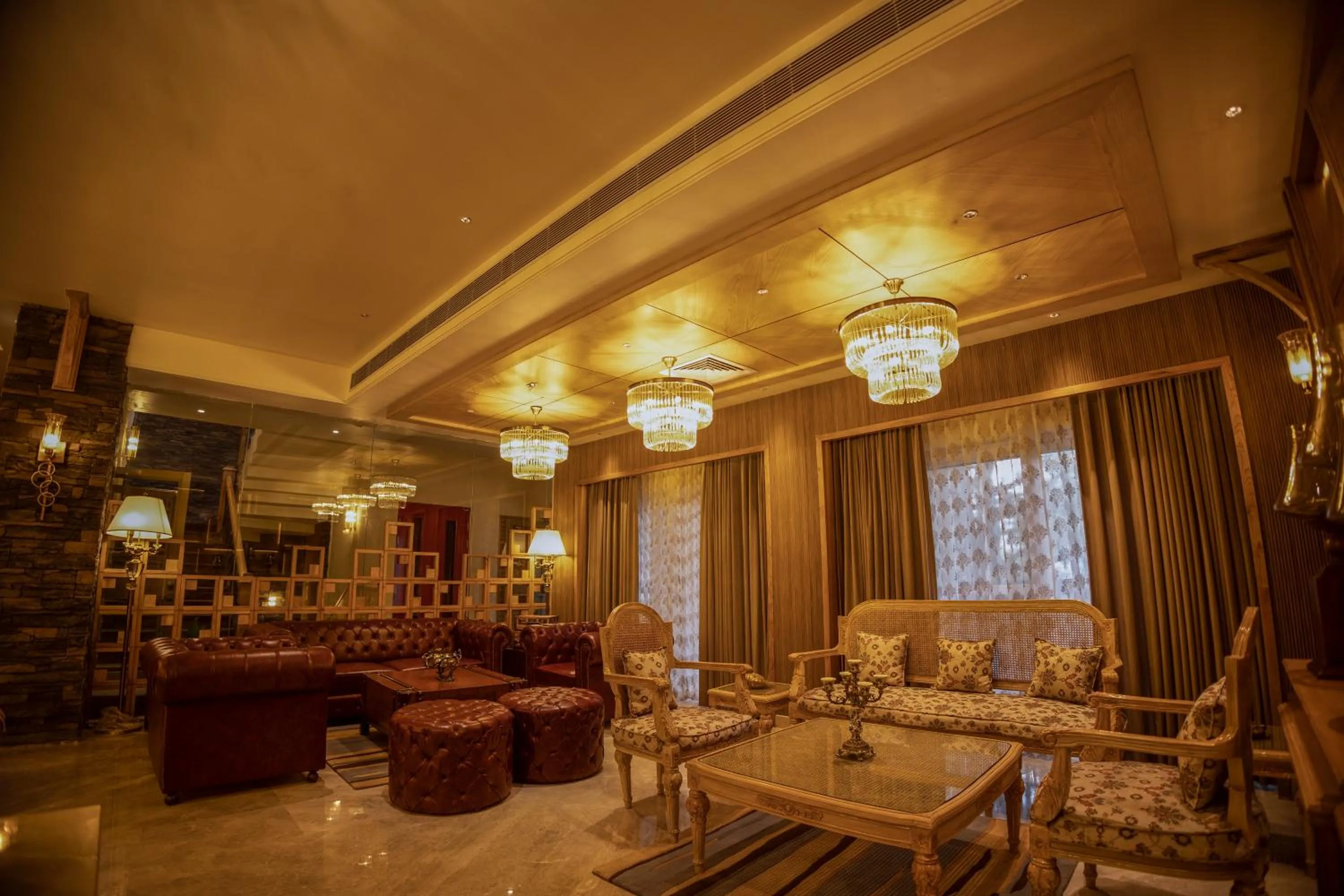 Seating area in Presidium Sarovar Premiere Dalhousie