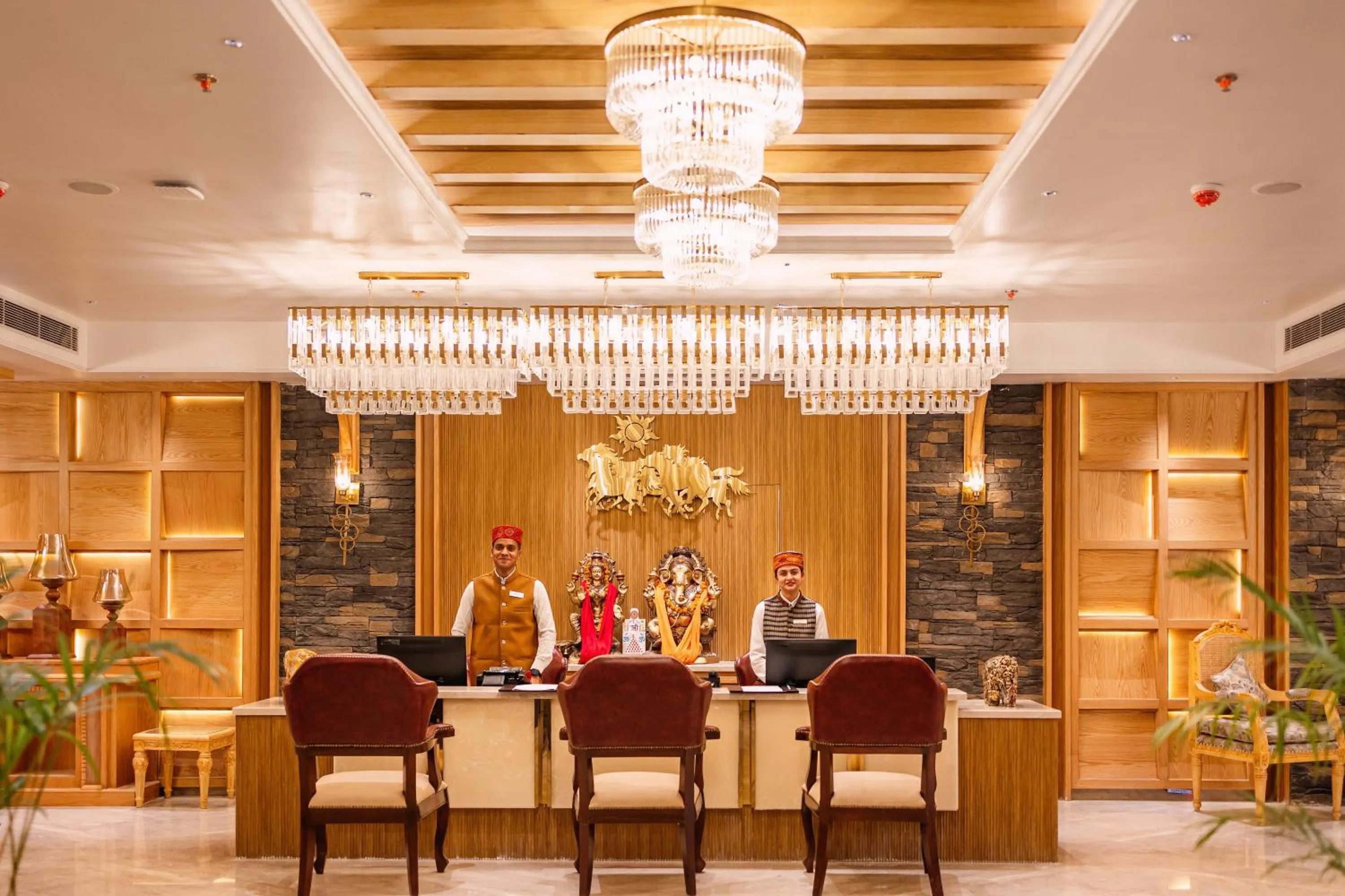Lobby or reception in Presidium Sarovar Premiere Dalhousie