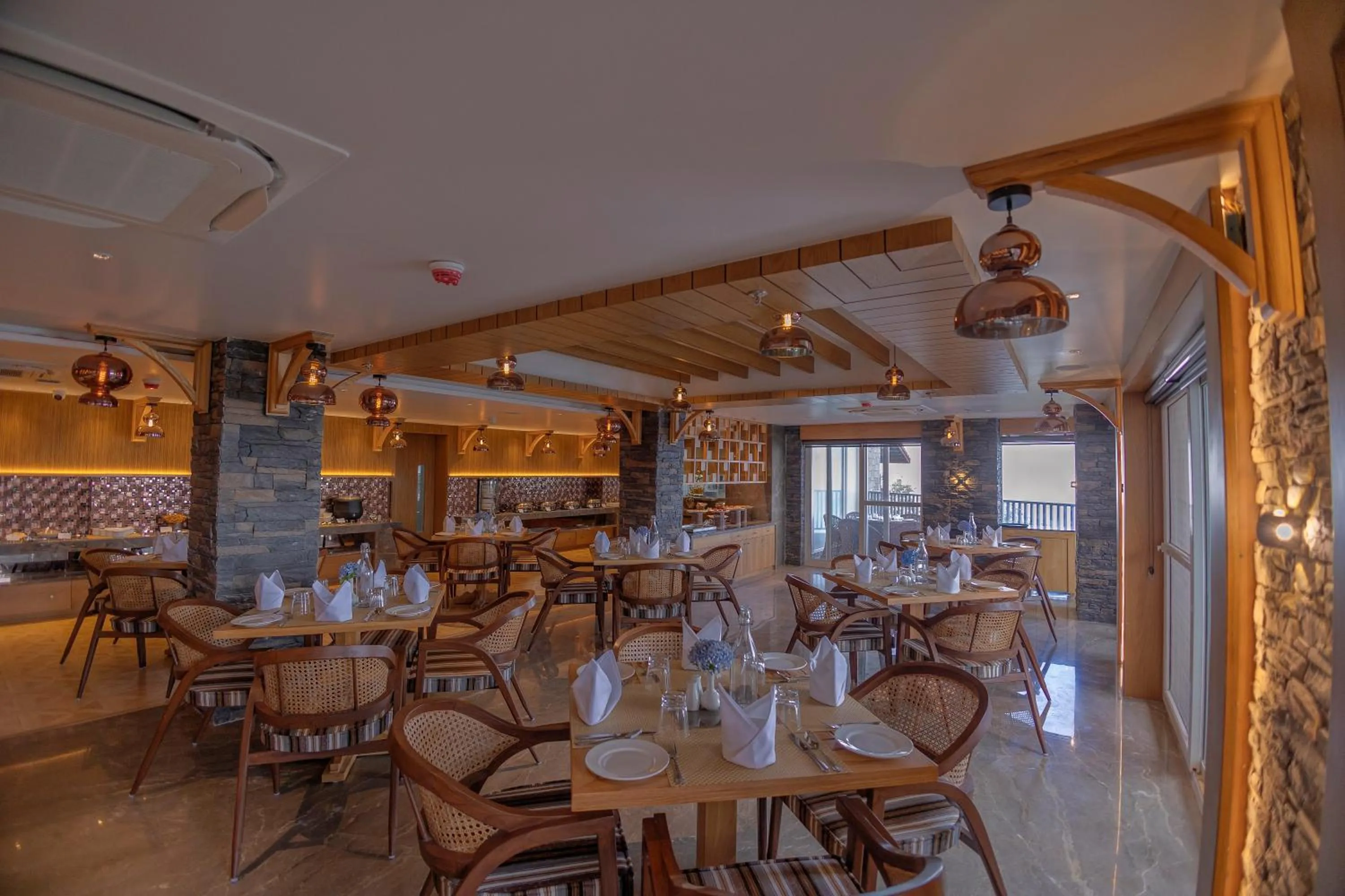 Restaurant/places to eat in Presidium Sarovar Premiere Dalhousie