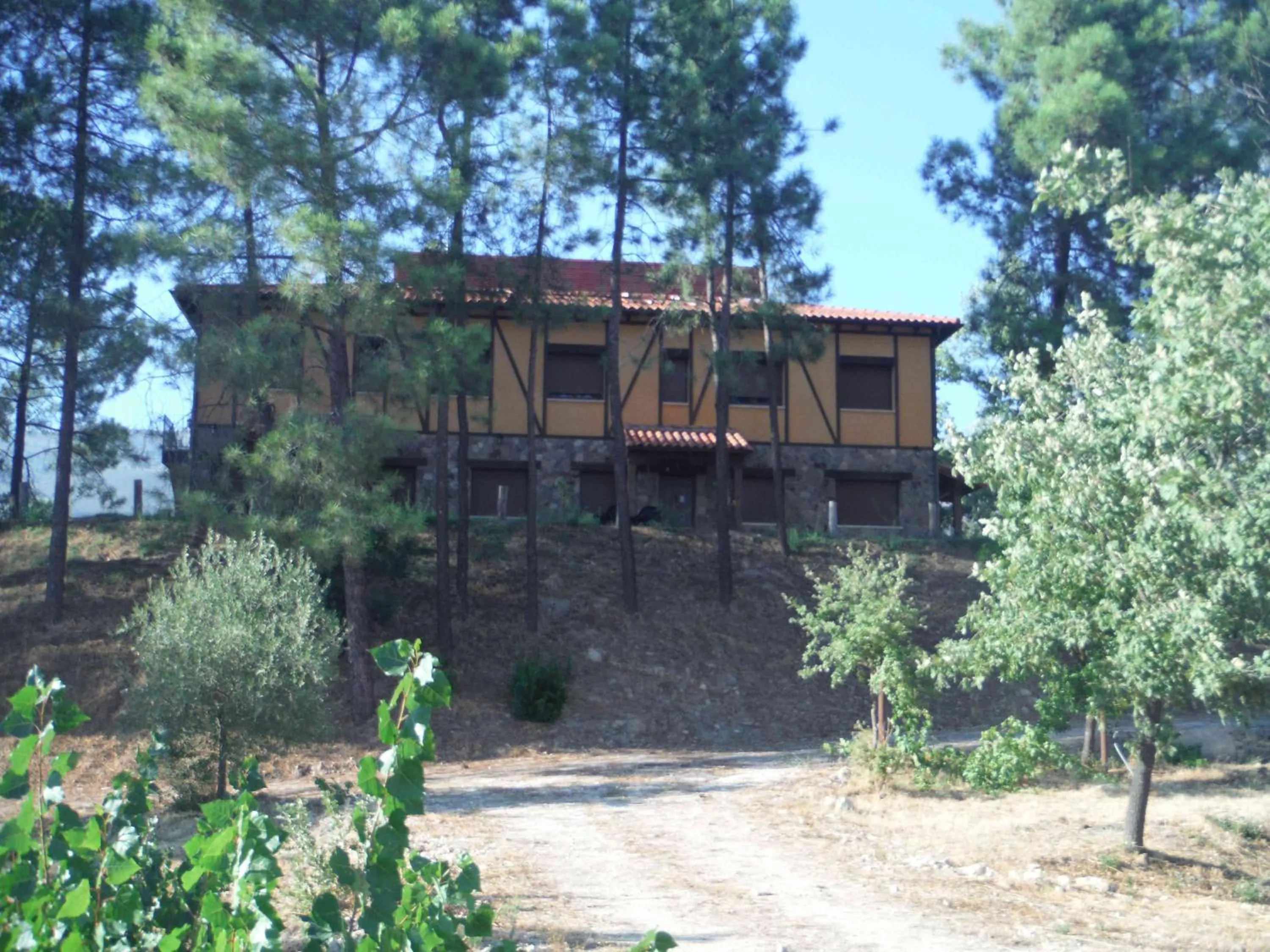 Facade/entrance in El Rincón de los Riveros