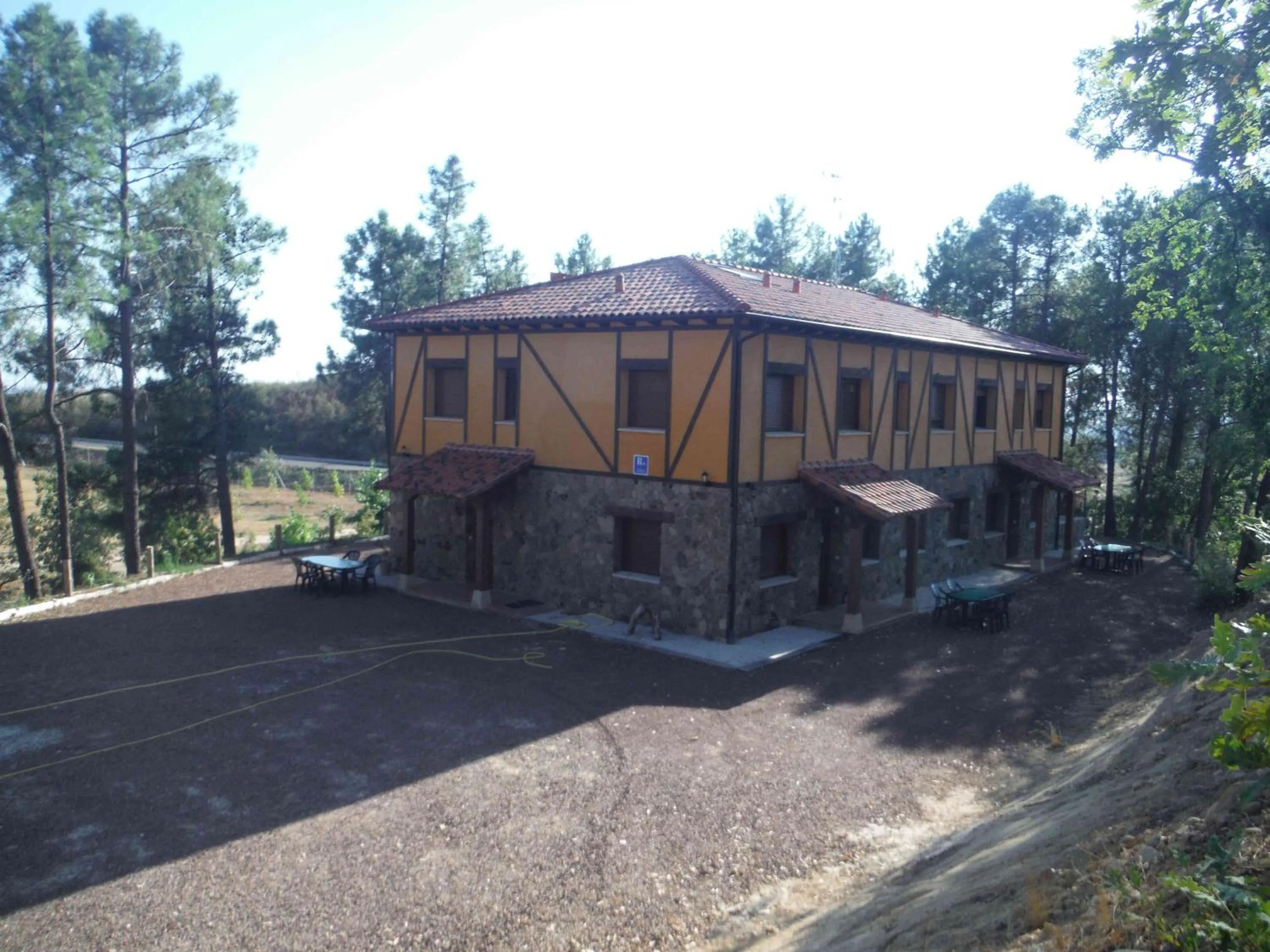 Facade/entrance in El Rincón de los Riveros