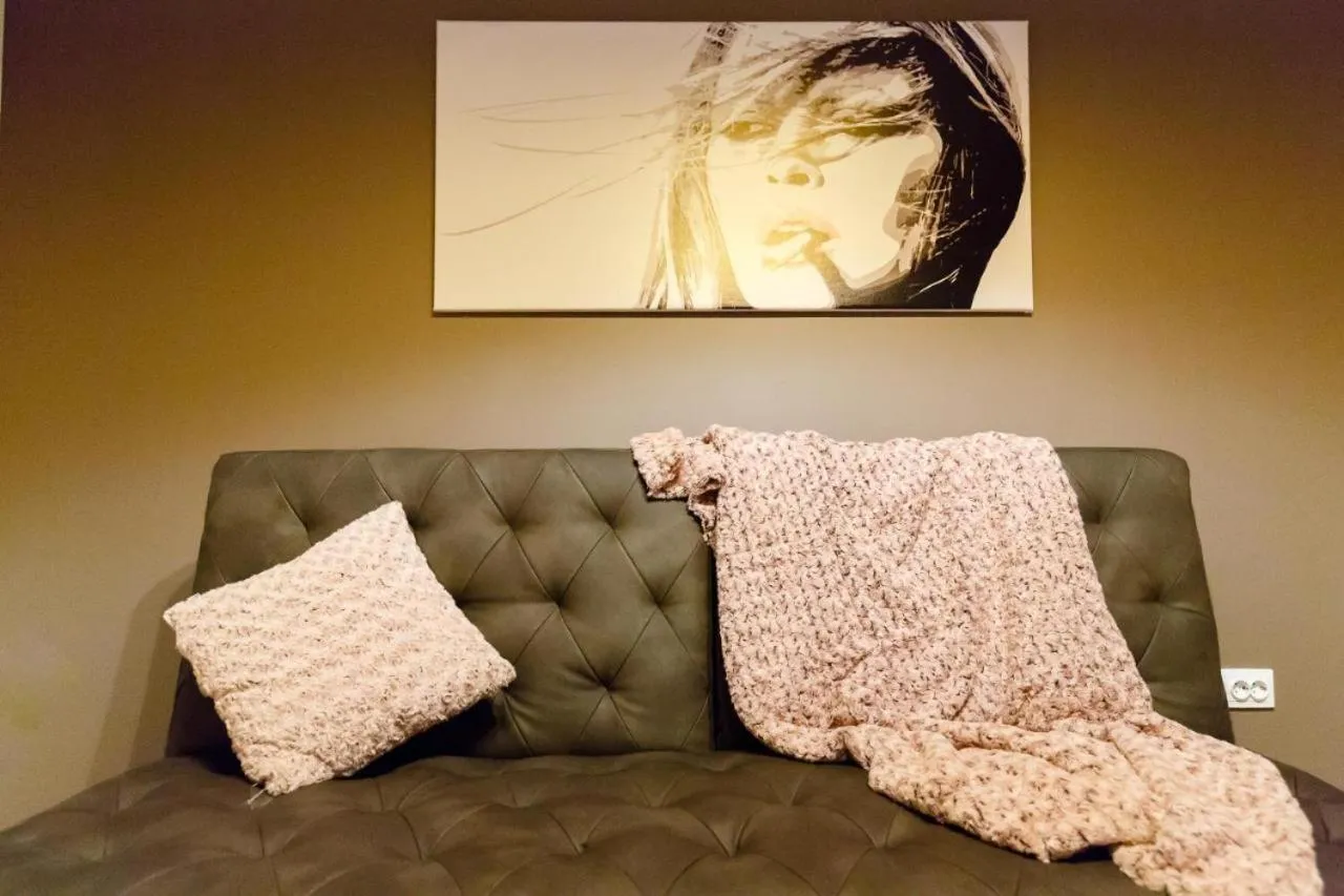 Metropolitan Iassium Apartments