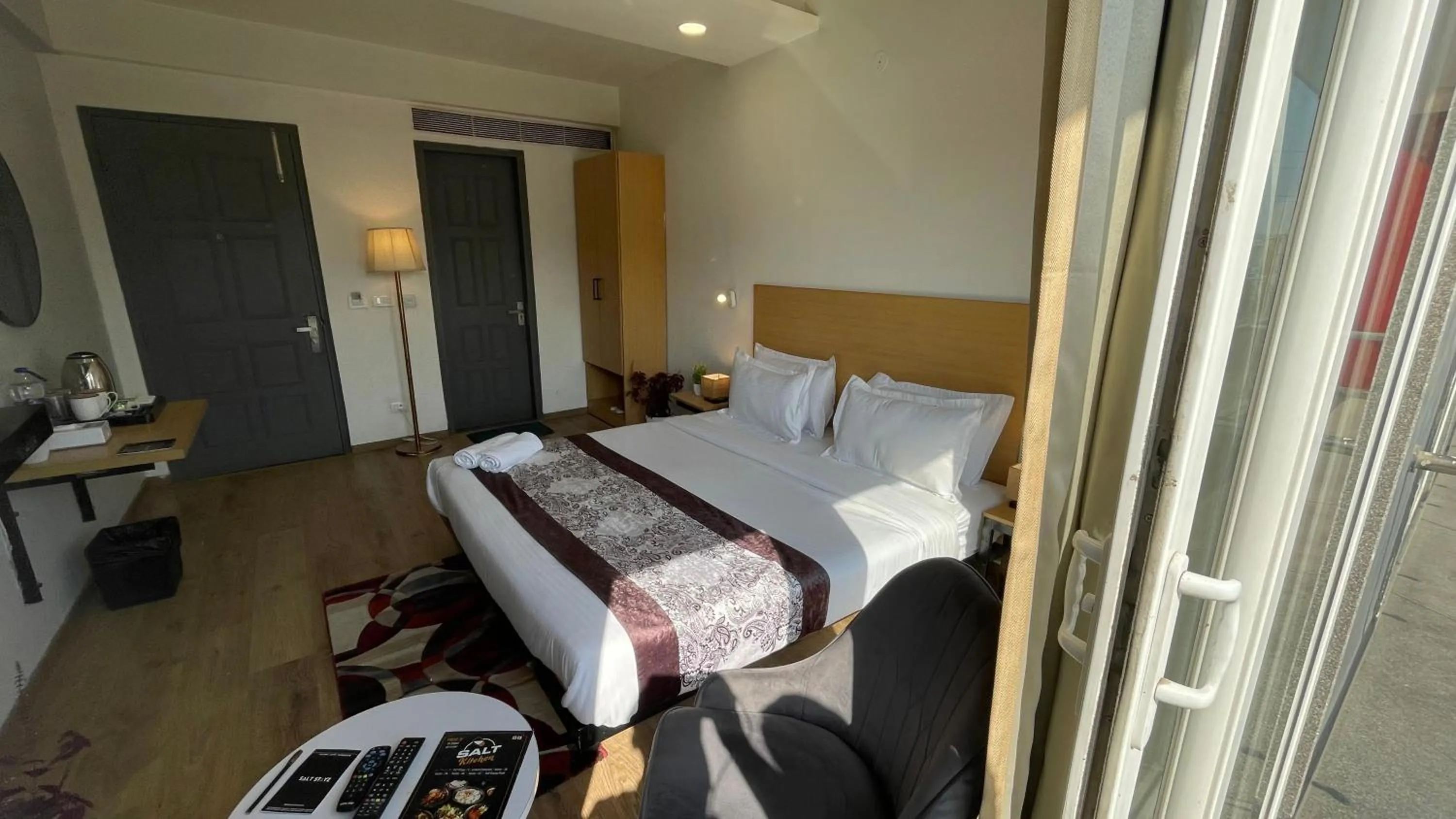 Bed in Saltstayz Express -Medicity Near Medanta Hospital