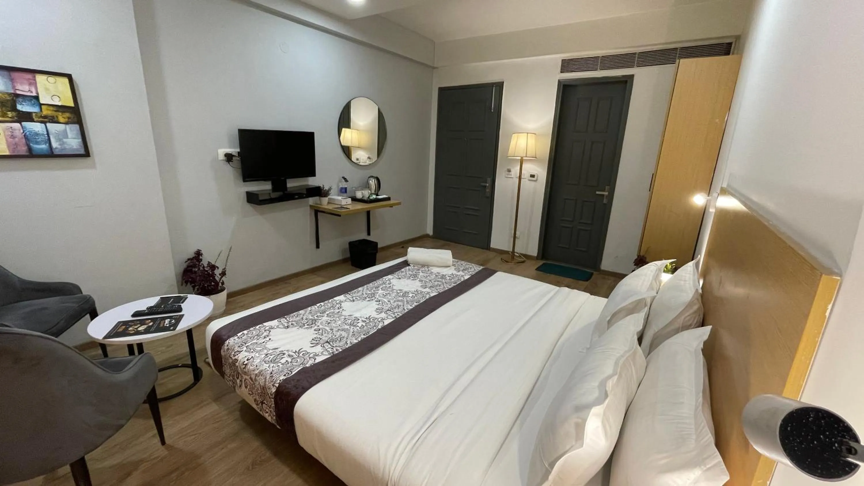 Bed in Saltstayz Express -Medicity Near Medanta Hospital