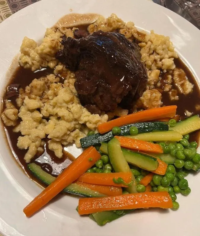 Restaurant/places to eat in Alpin Hotel & Restaurant Frara