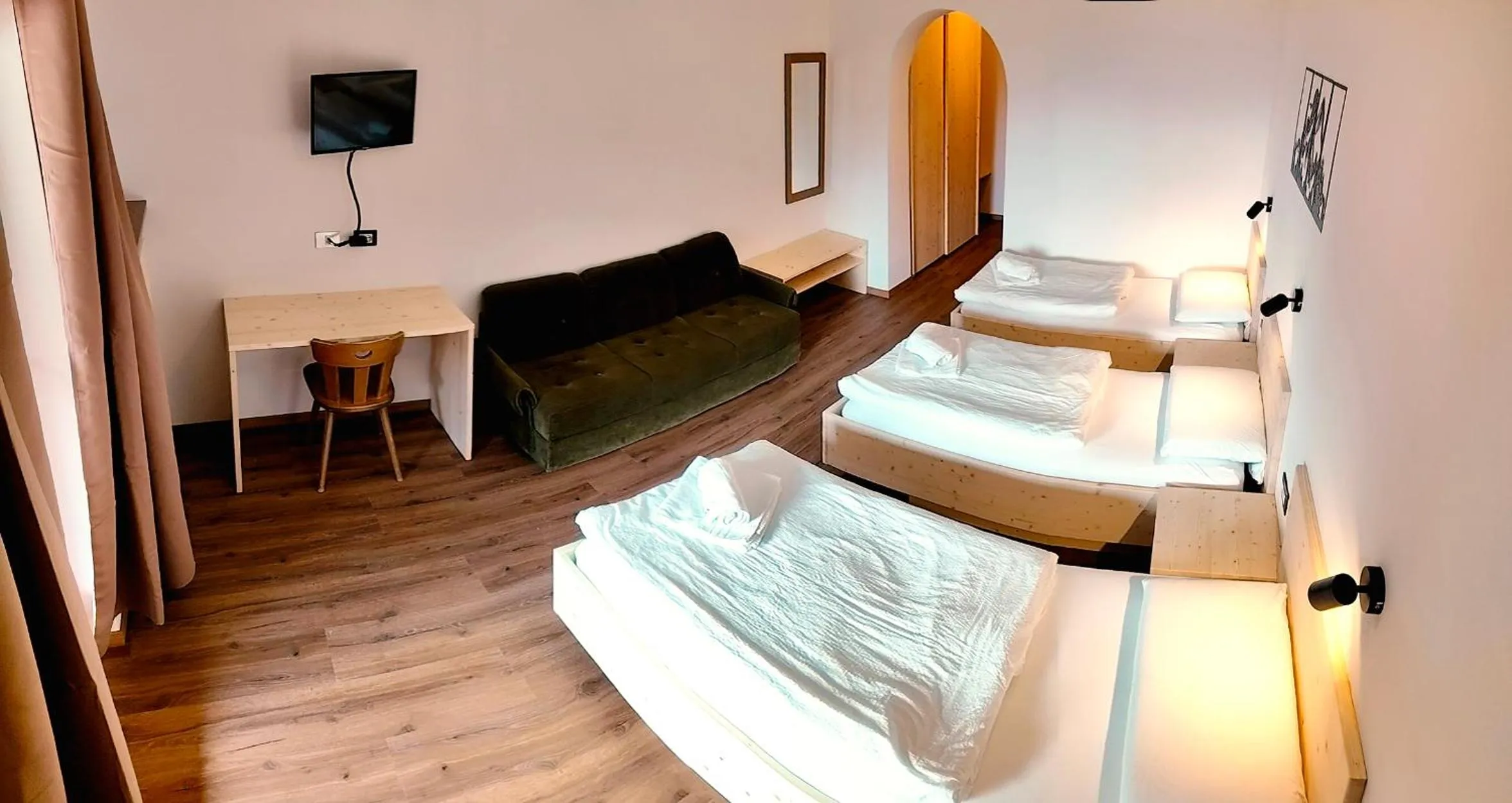 Bed in Alpin Hotel & Restaurant Frara