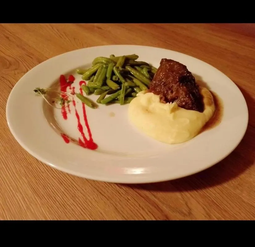 Restaurant/places to eat in Alpin Hotel & Restaurant Frara