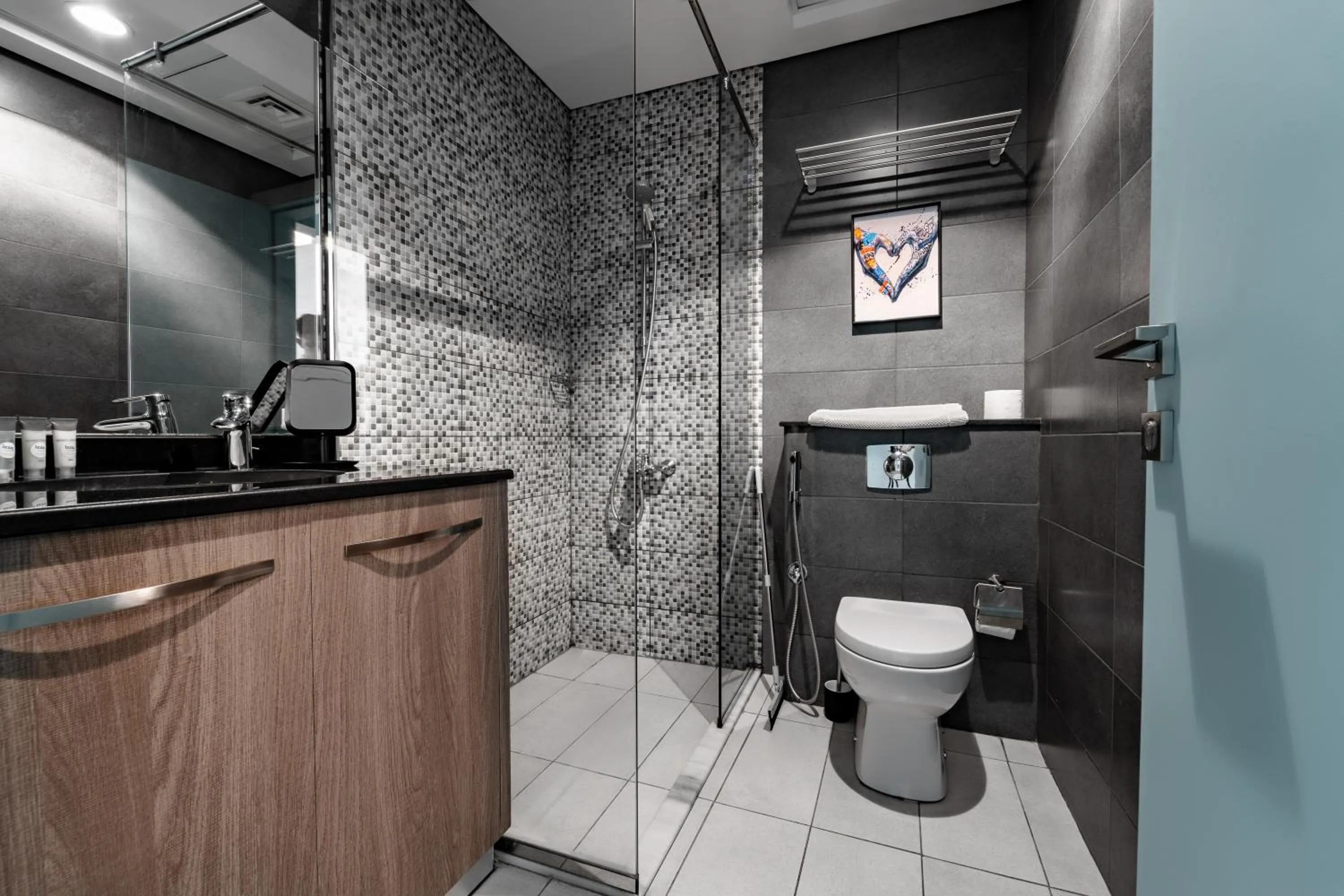 Shower in Izzzi Life Mint