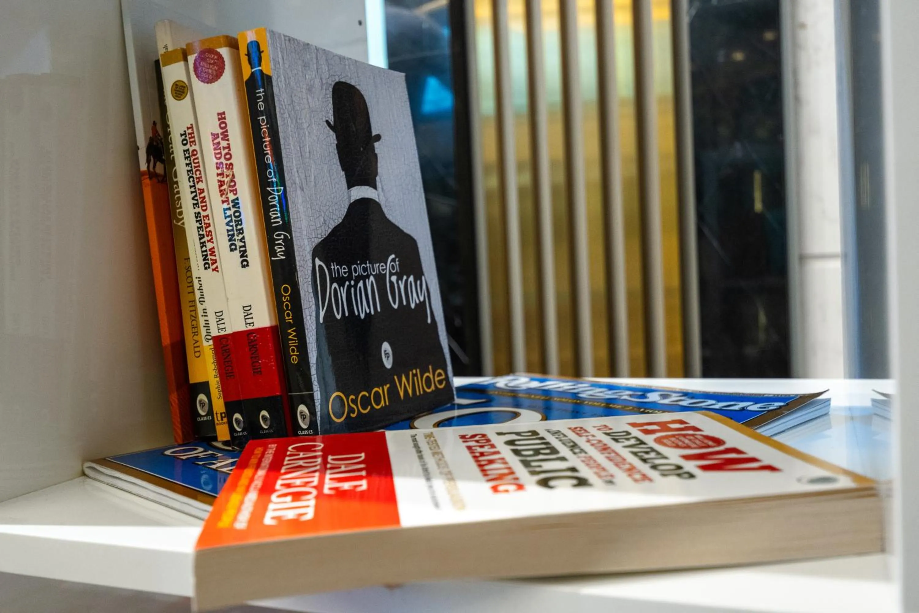 Library in Izzzi Life Mint