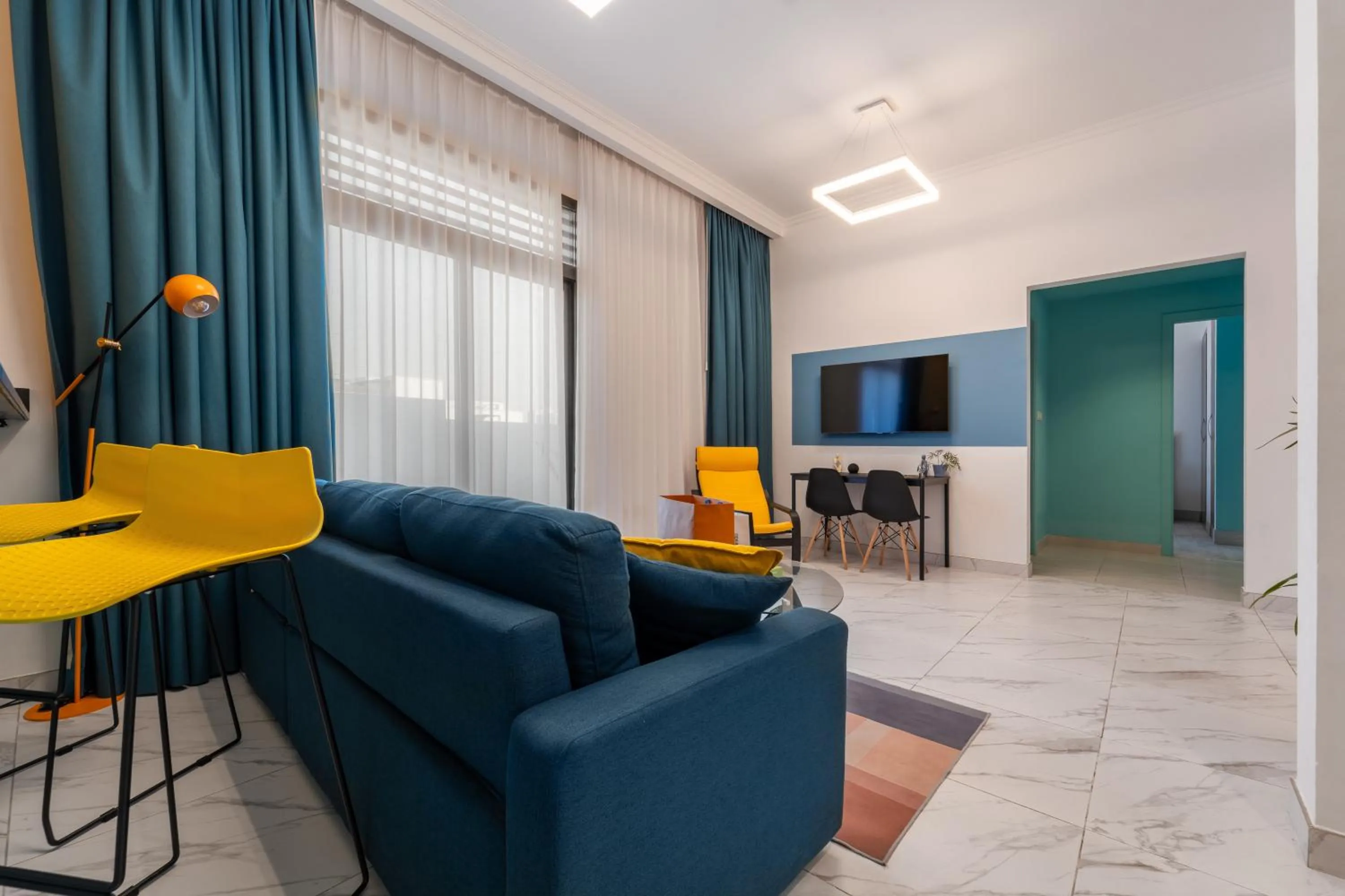 TV and multimedia in Izzzi Life Mint