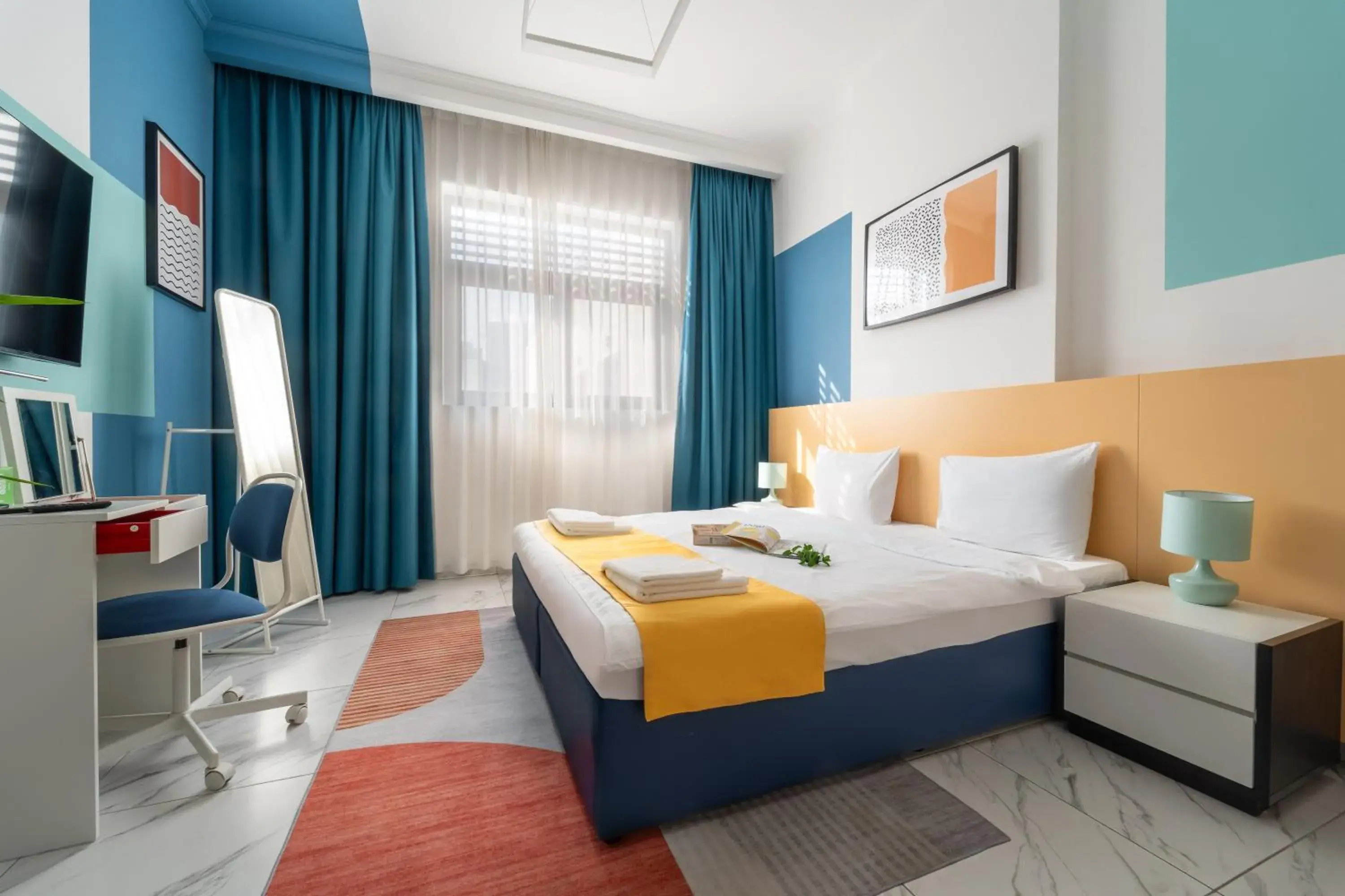 Standard Studio in Izzzi Life Mint Standard Studio in Izzzi Life Mint