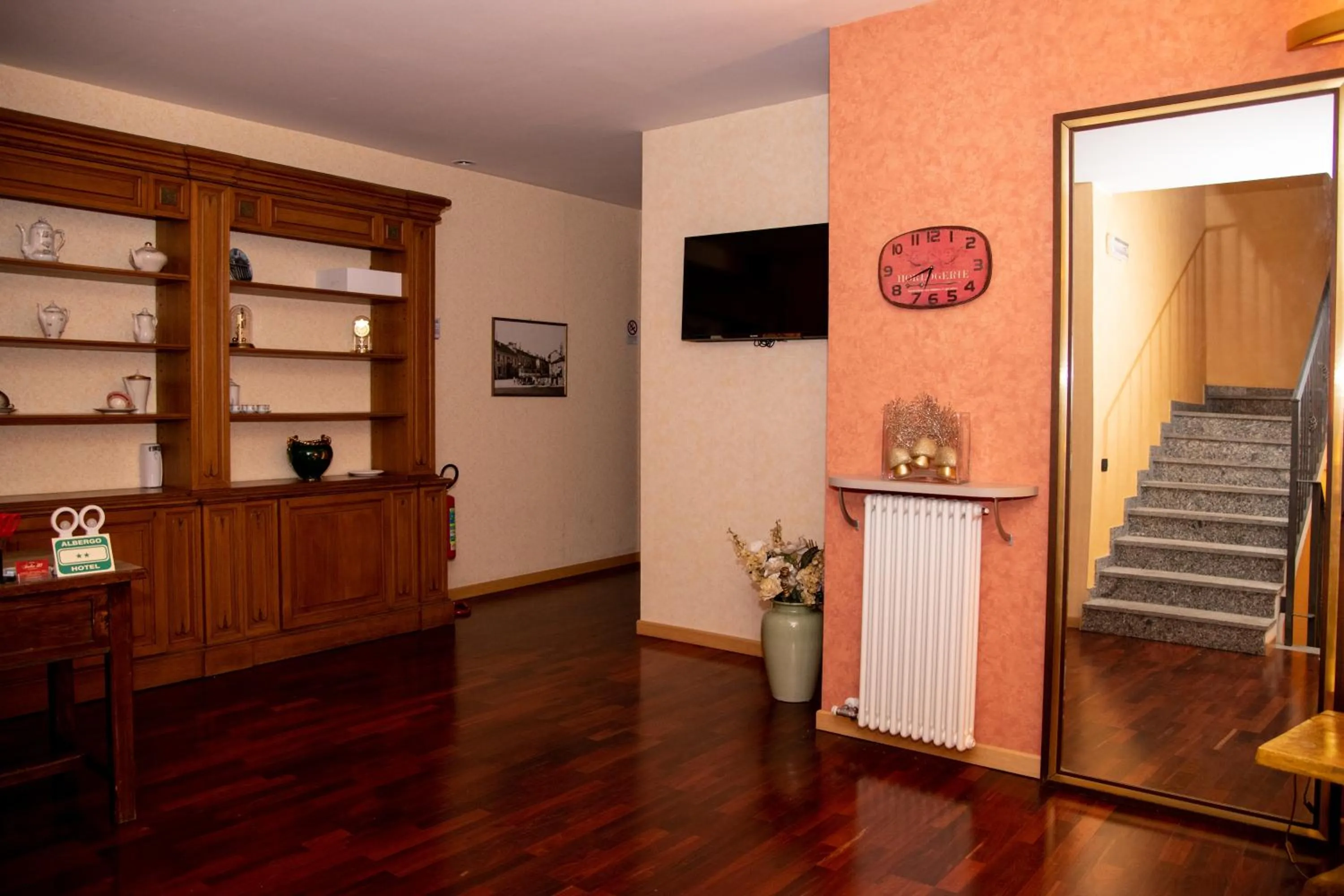 Lobby or reception in Italia 30