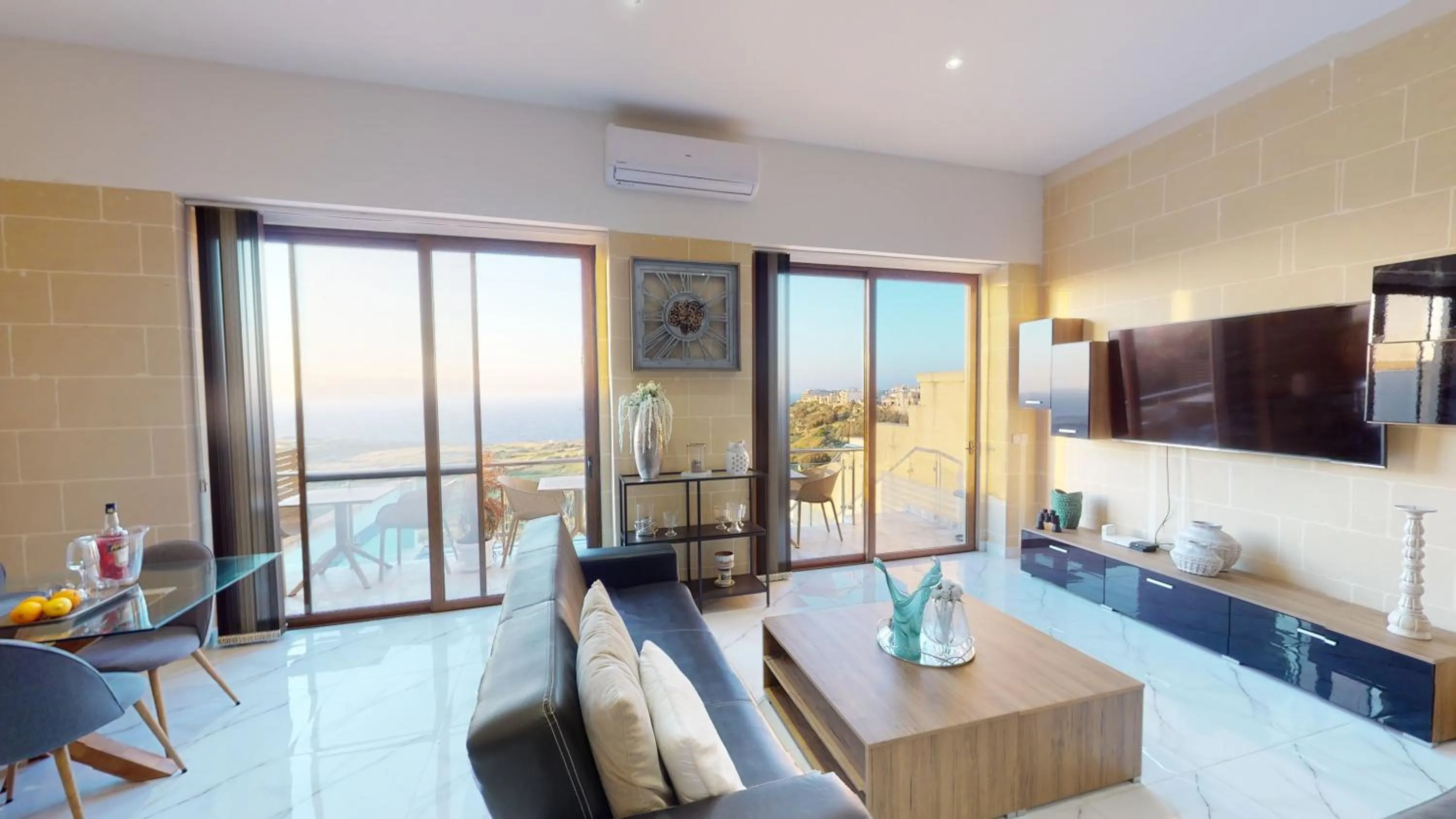 Communal lounge/ TV room in Dubhlina - Luxury Bed & Breakfast - Gozo