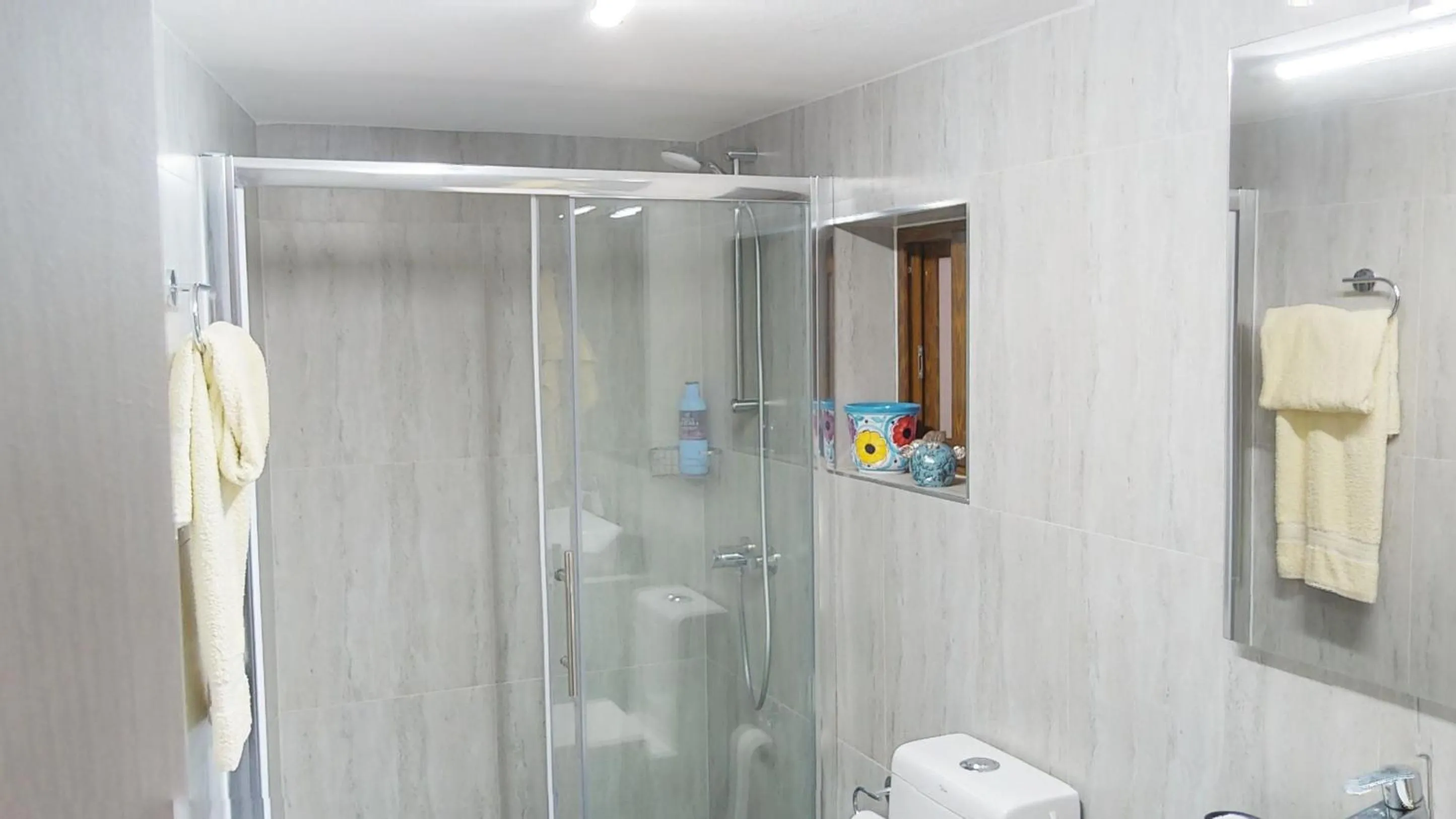 Shower, Bathroom in Dubhlina - Luxury Bed & Breakfast - Gozo