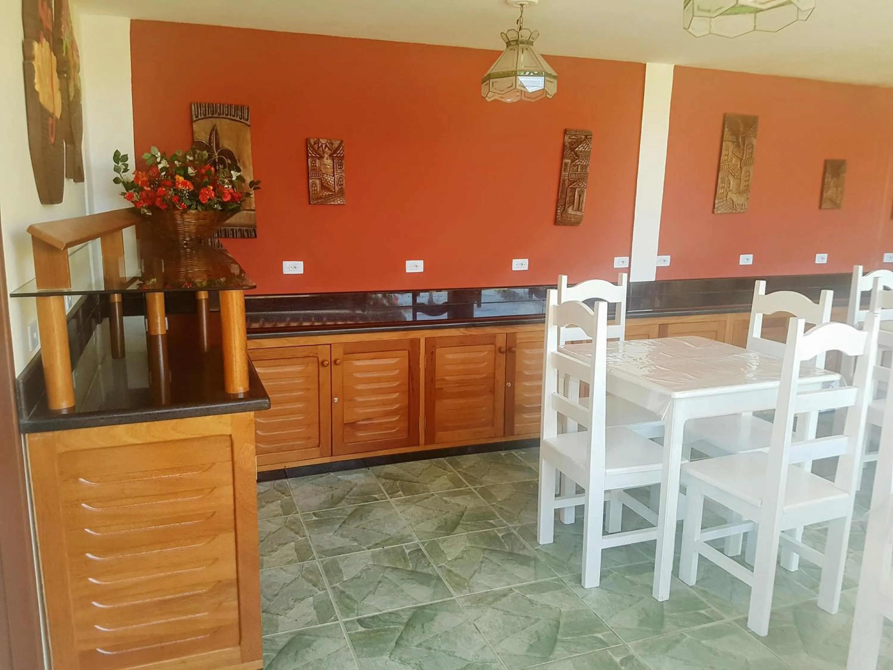 Communal kitchen in Pousada Paradise