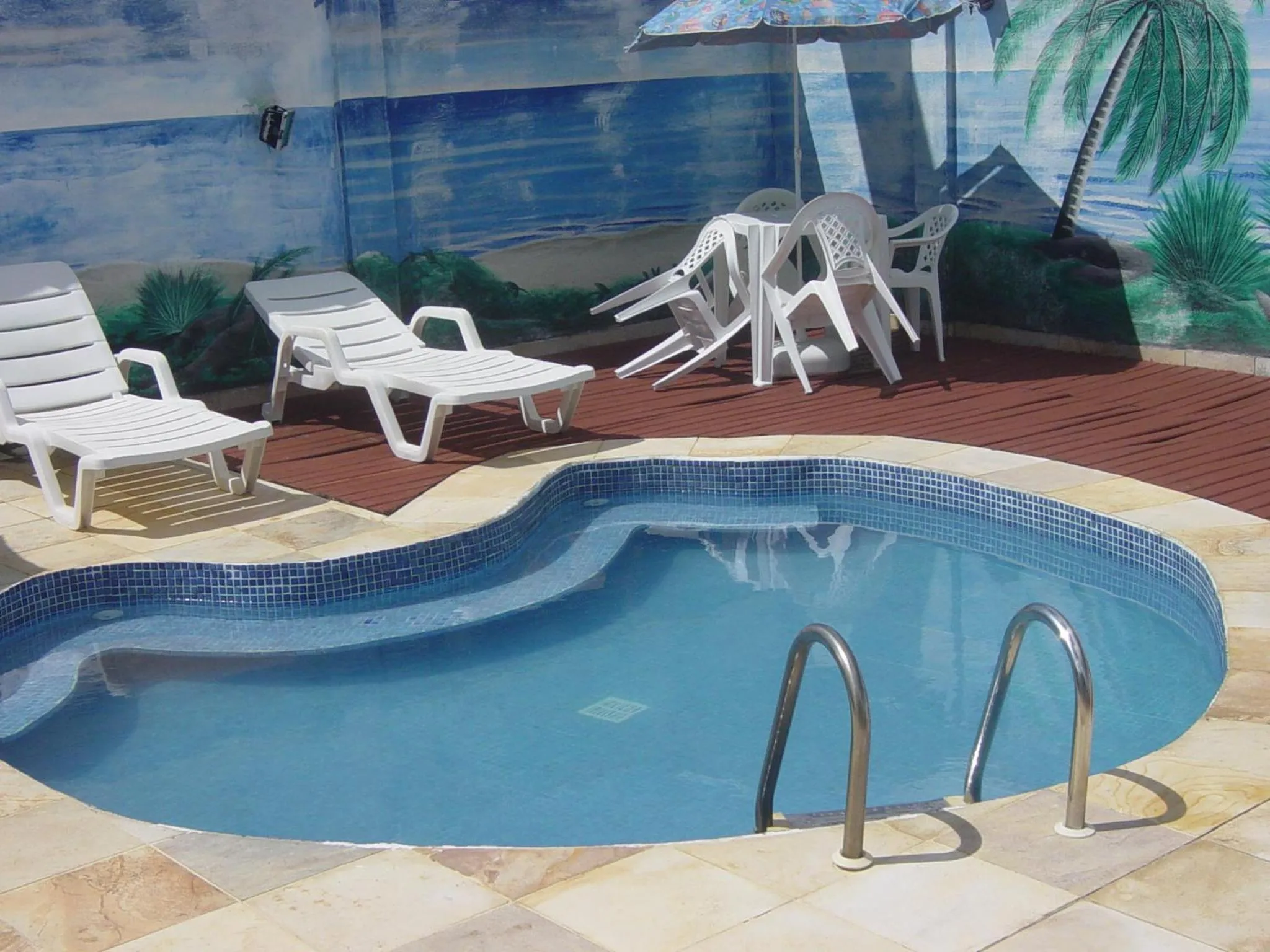 Swimming pool in Pousada Paradise