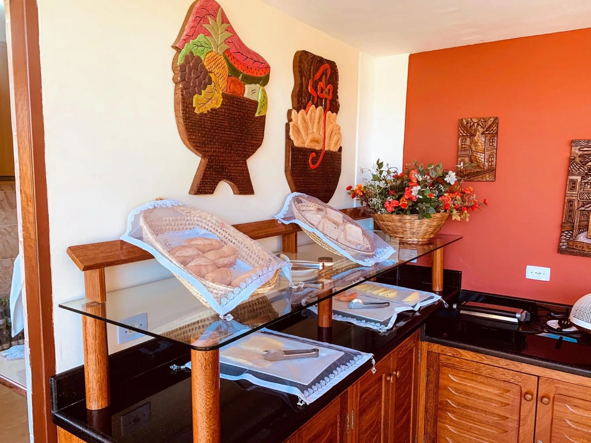 Buffet breakfast in Pousada Paradise