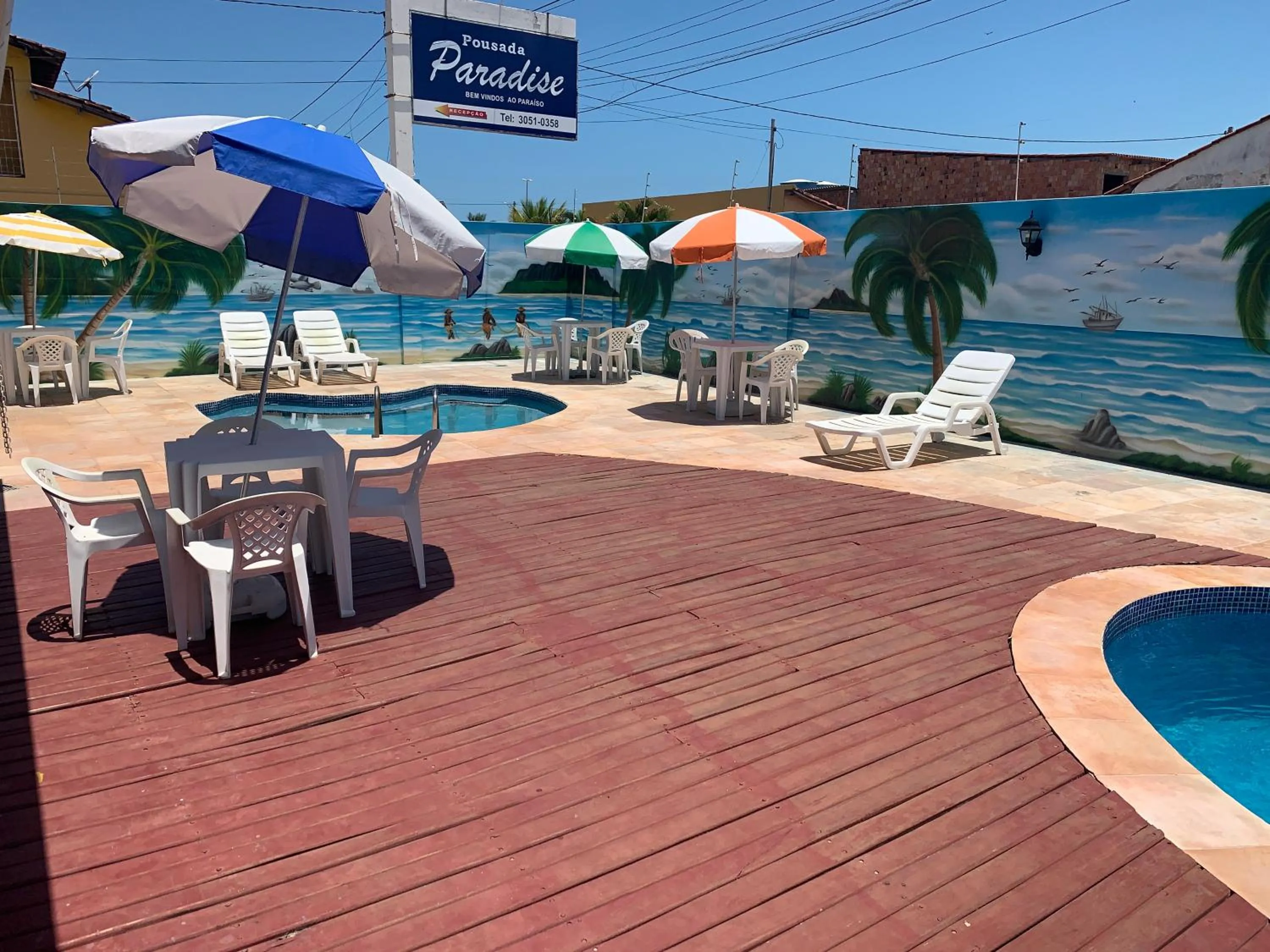 Swimming pool in Pousada Paradise