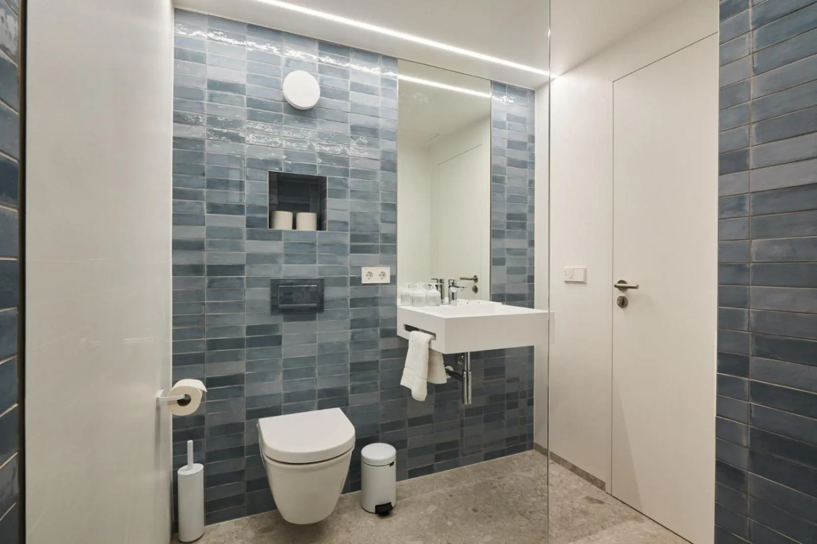 Bathroom in Résidence du Lys - Perrin Apartments