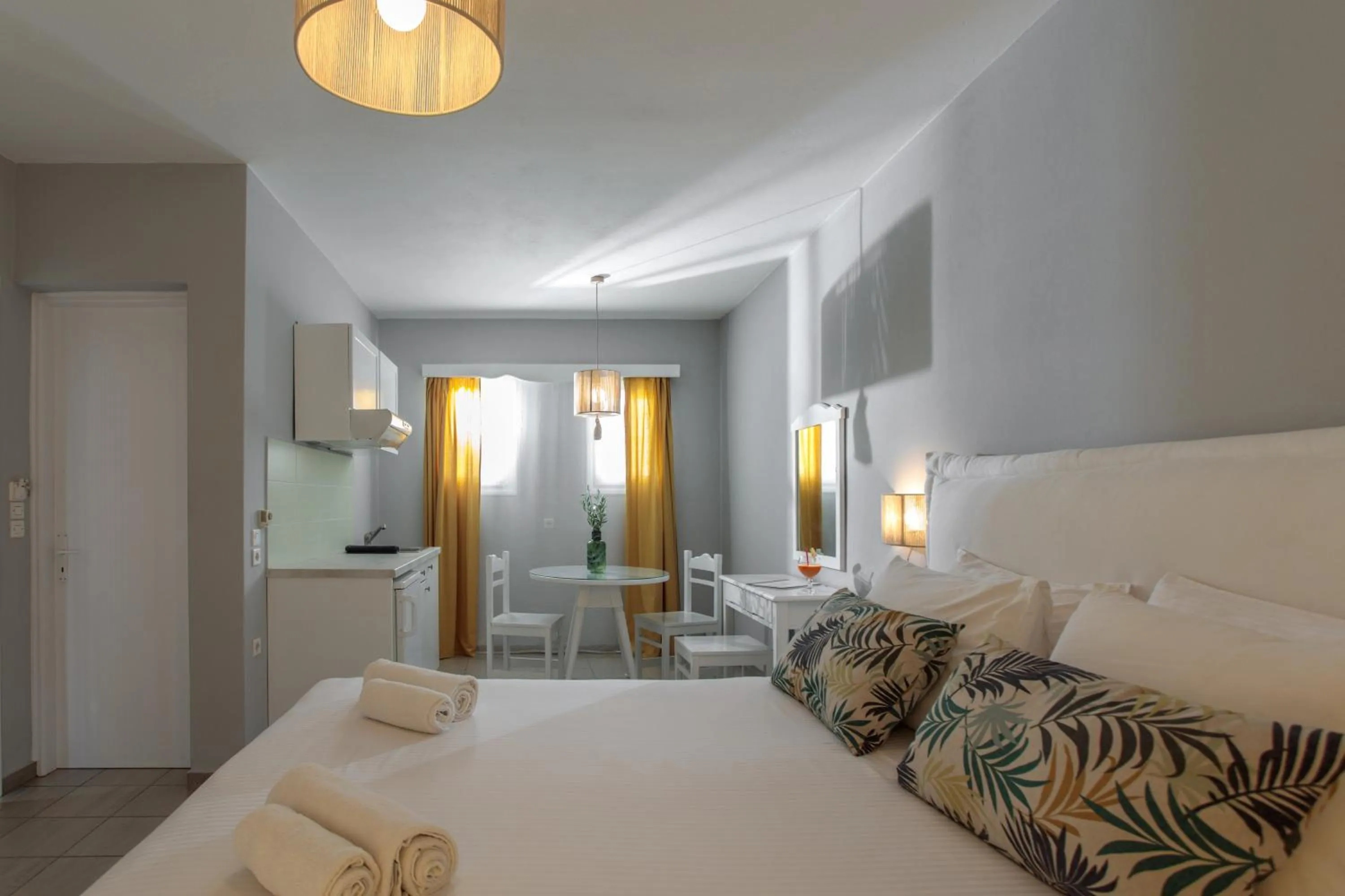 Bed in Ippokampos Beachfront