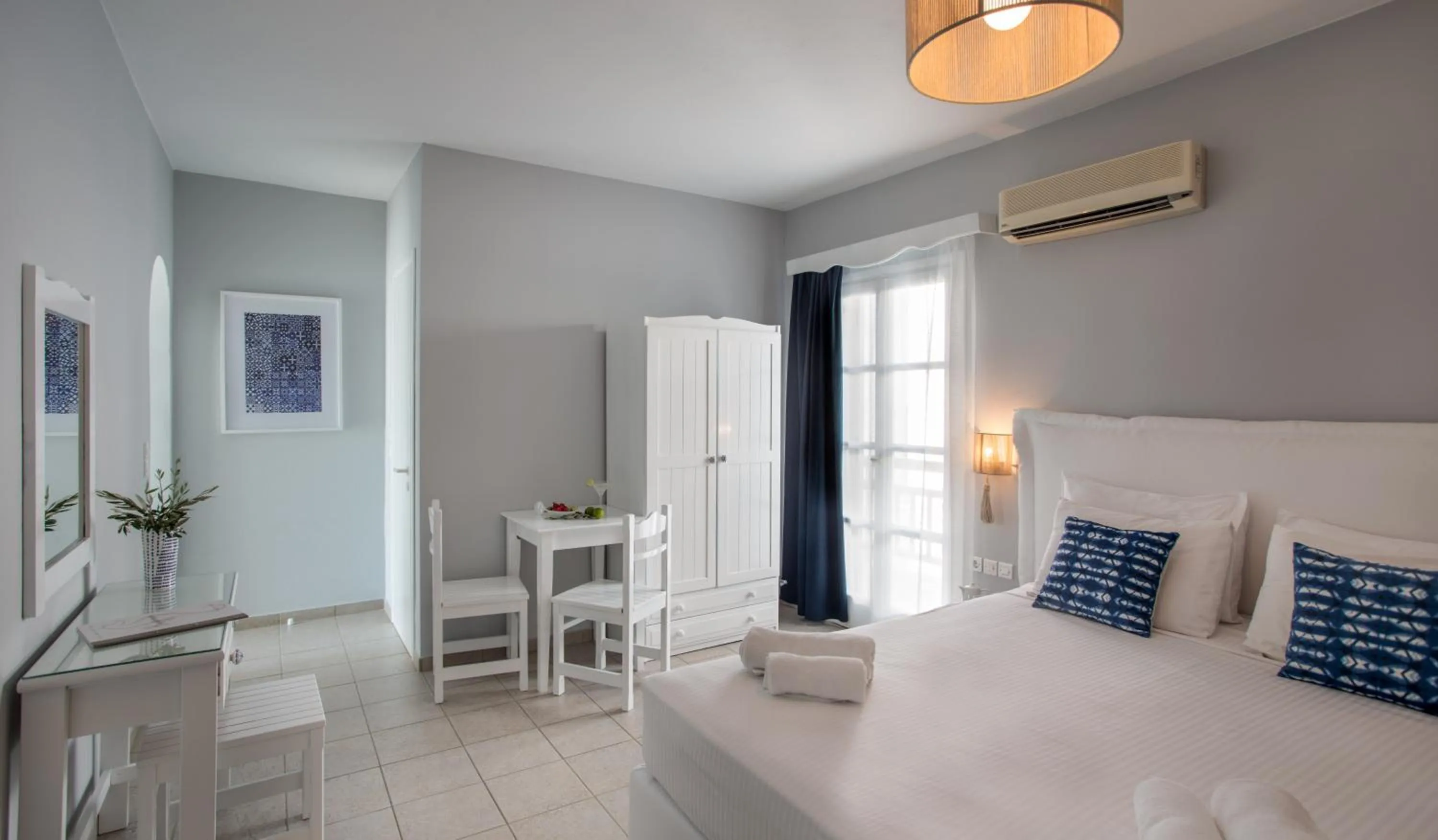 Photo of the whole room, Bed in Ippokampos Beachfront