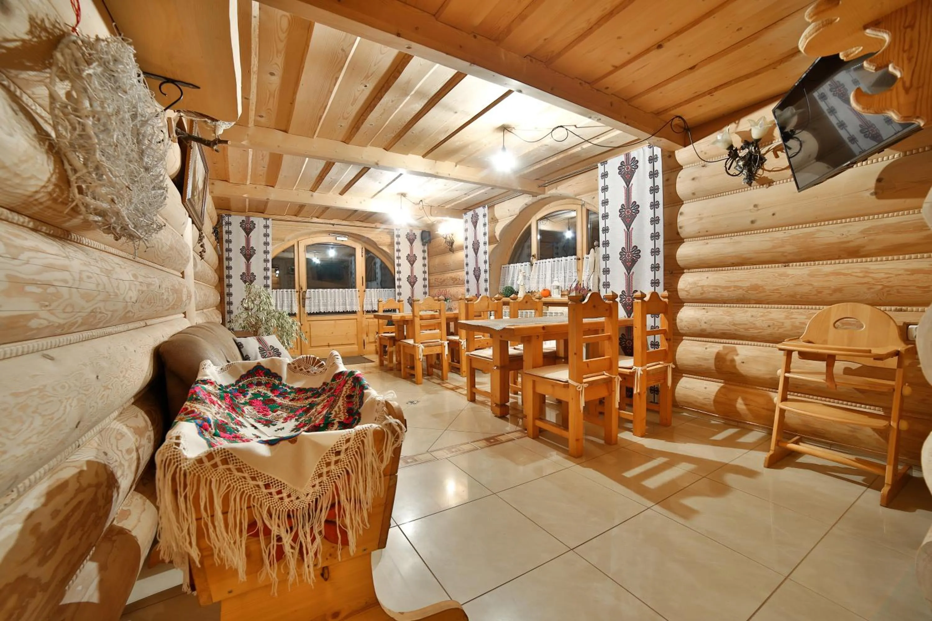 Dining area in Willa Jarząbek - 5 min do term Szaflary I Gorący Potok