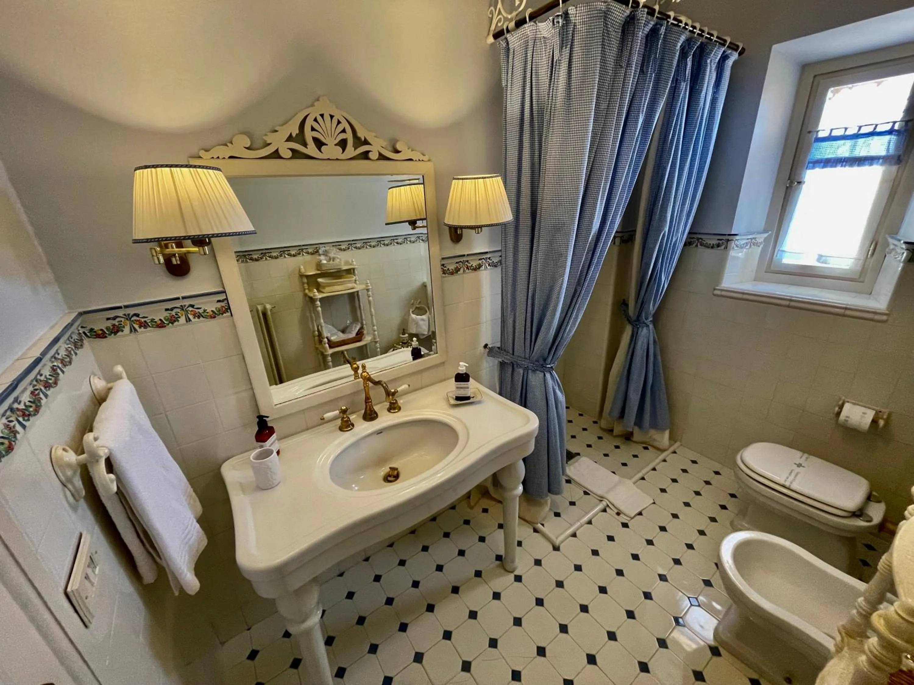 Shower in Villa la Moresca Relais de Charme B&B MONTECATINI ALTO