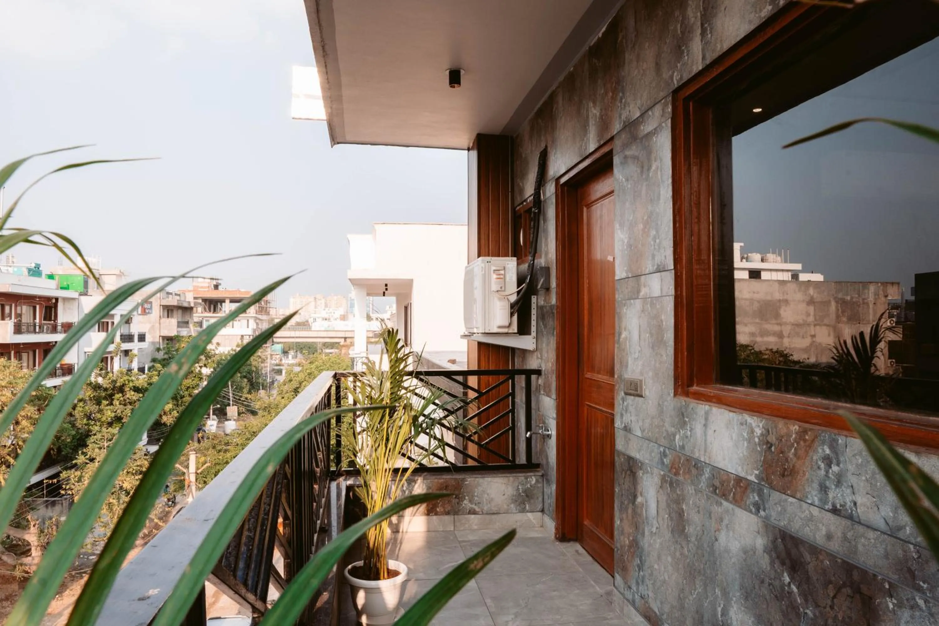 Balcony/Terrace in FlxHo Duo - Serviced Apartment & Rooms - Golf Course Road