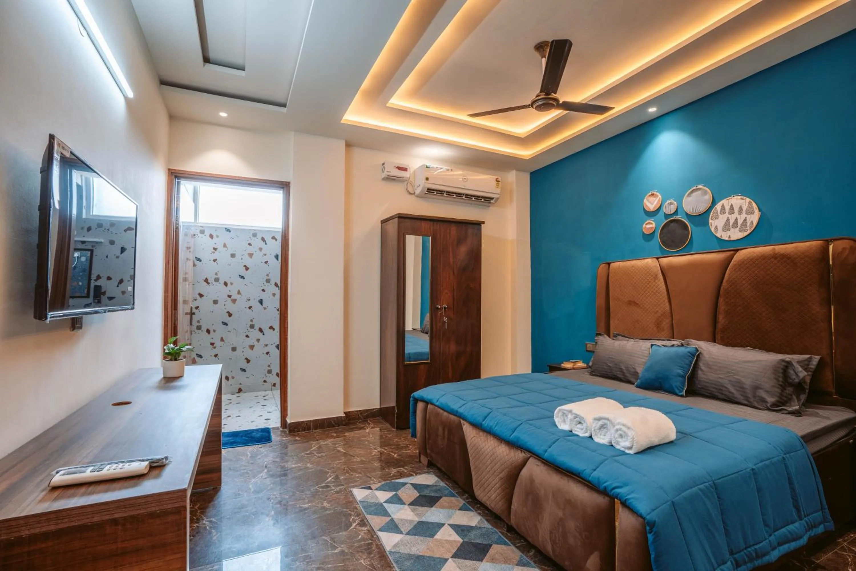 Bedroom in FlxHo Duo - Serviced Apartment & Rooms - Golf Course Road