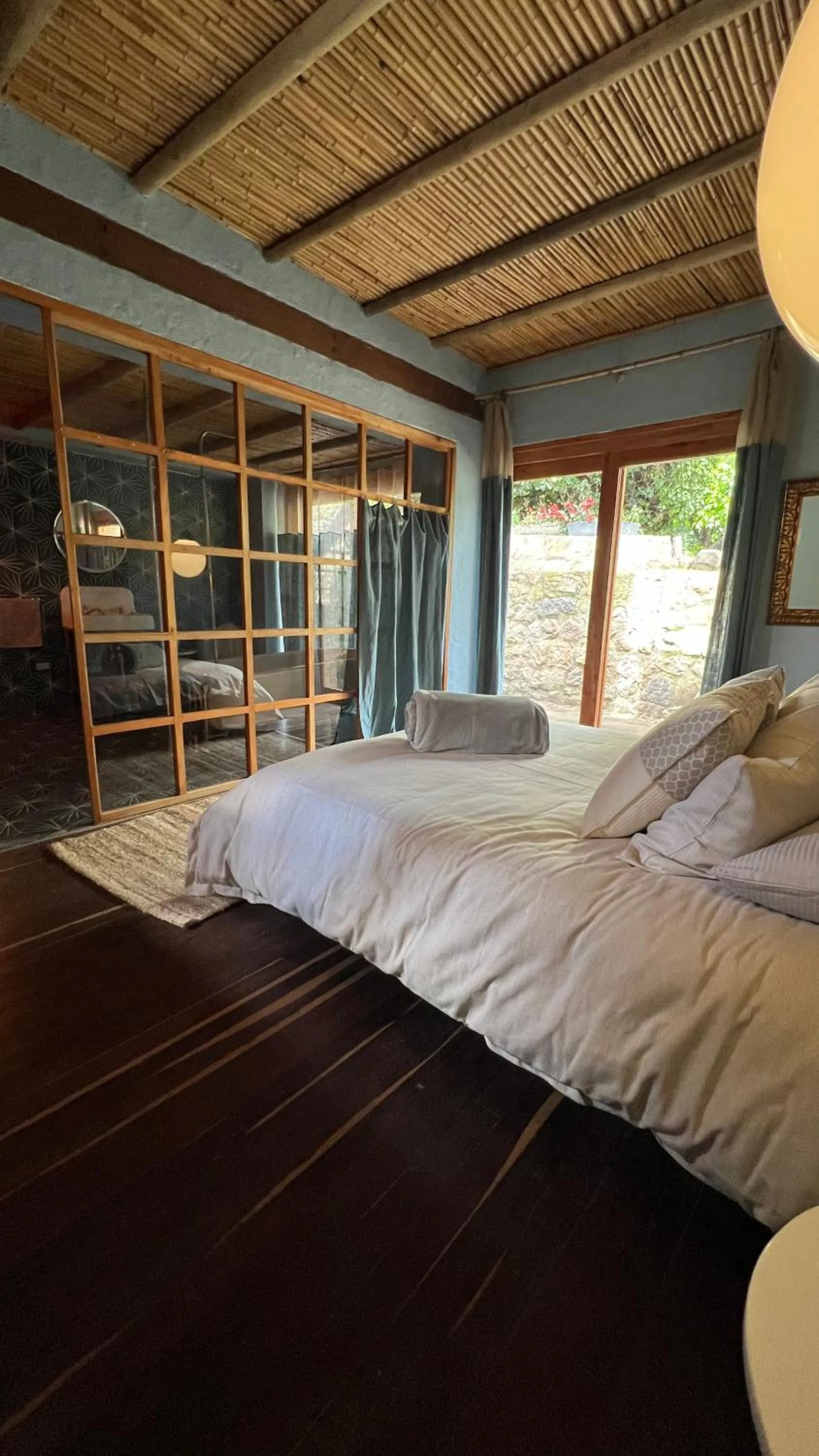 Bathroom, Bed in Hotel Dios