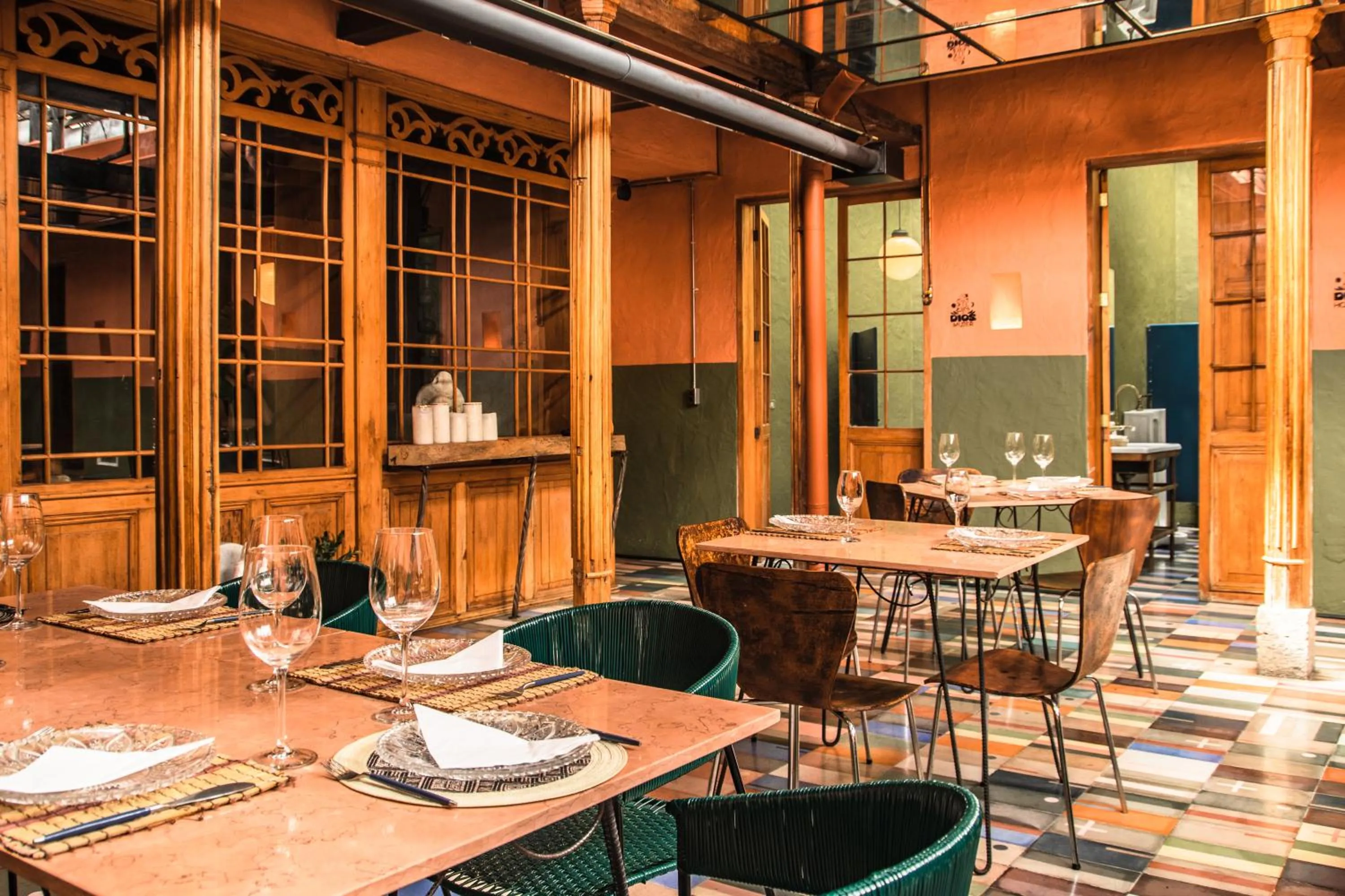 Restaurant/places to eat in Hotel Dios