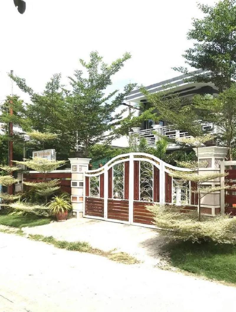 Facade/entrance in The VeeHive Guesthouse