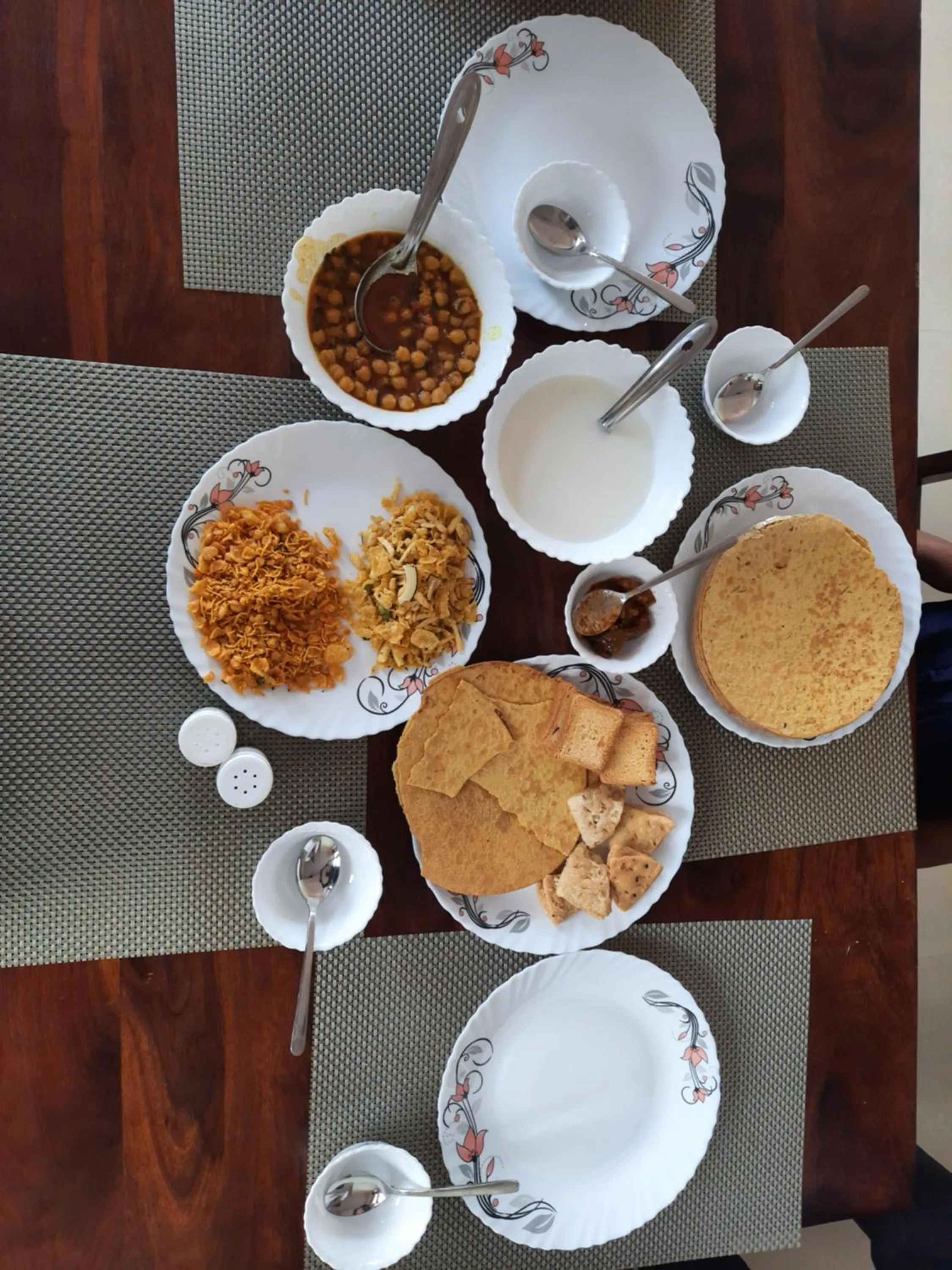 Breakfast in Om Niwas Homestay