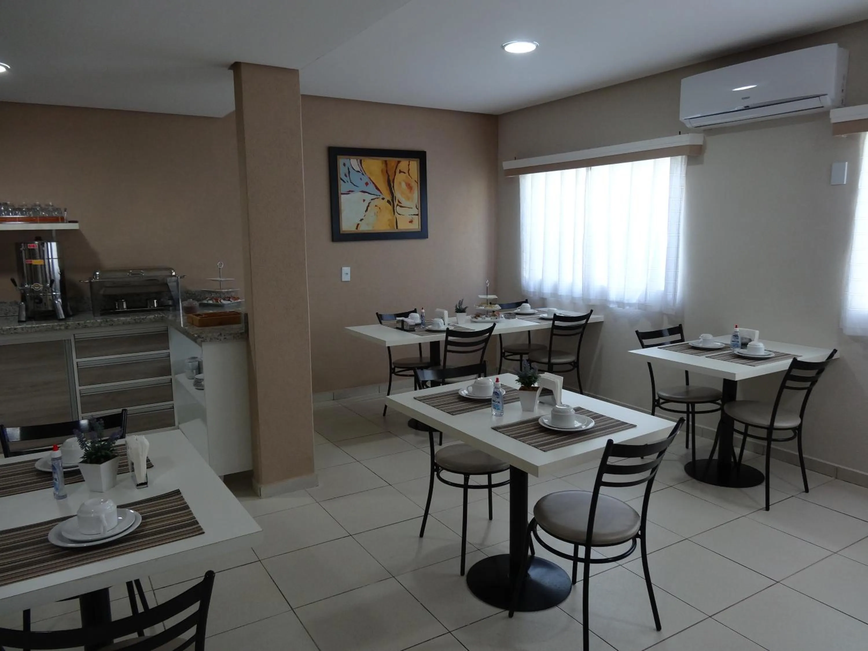 Dining area in Cerrado Hotel LTDA