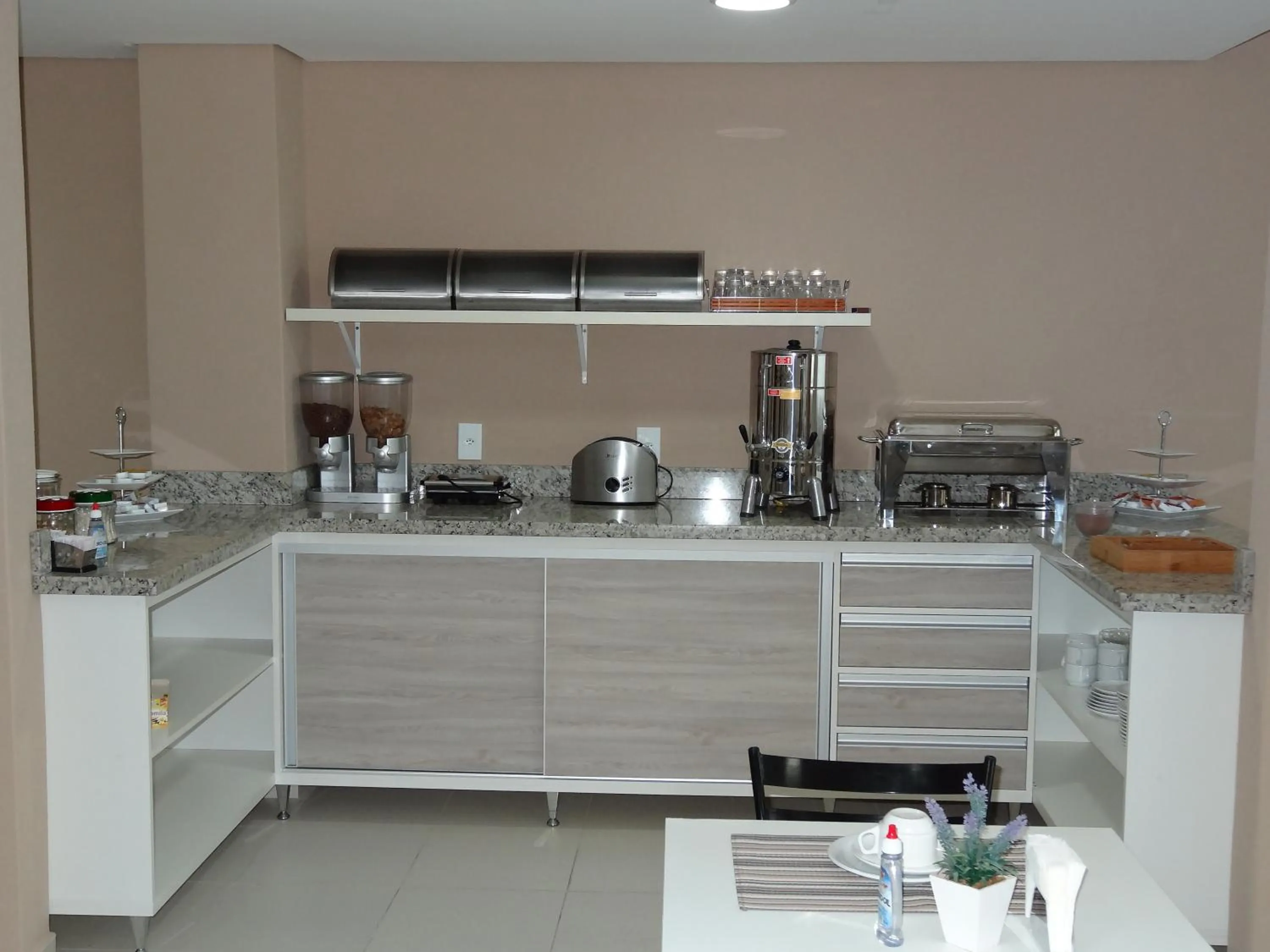 Dining area in Cerrado Hotel LTDA