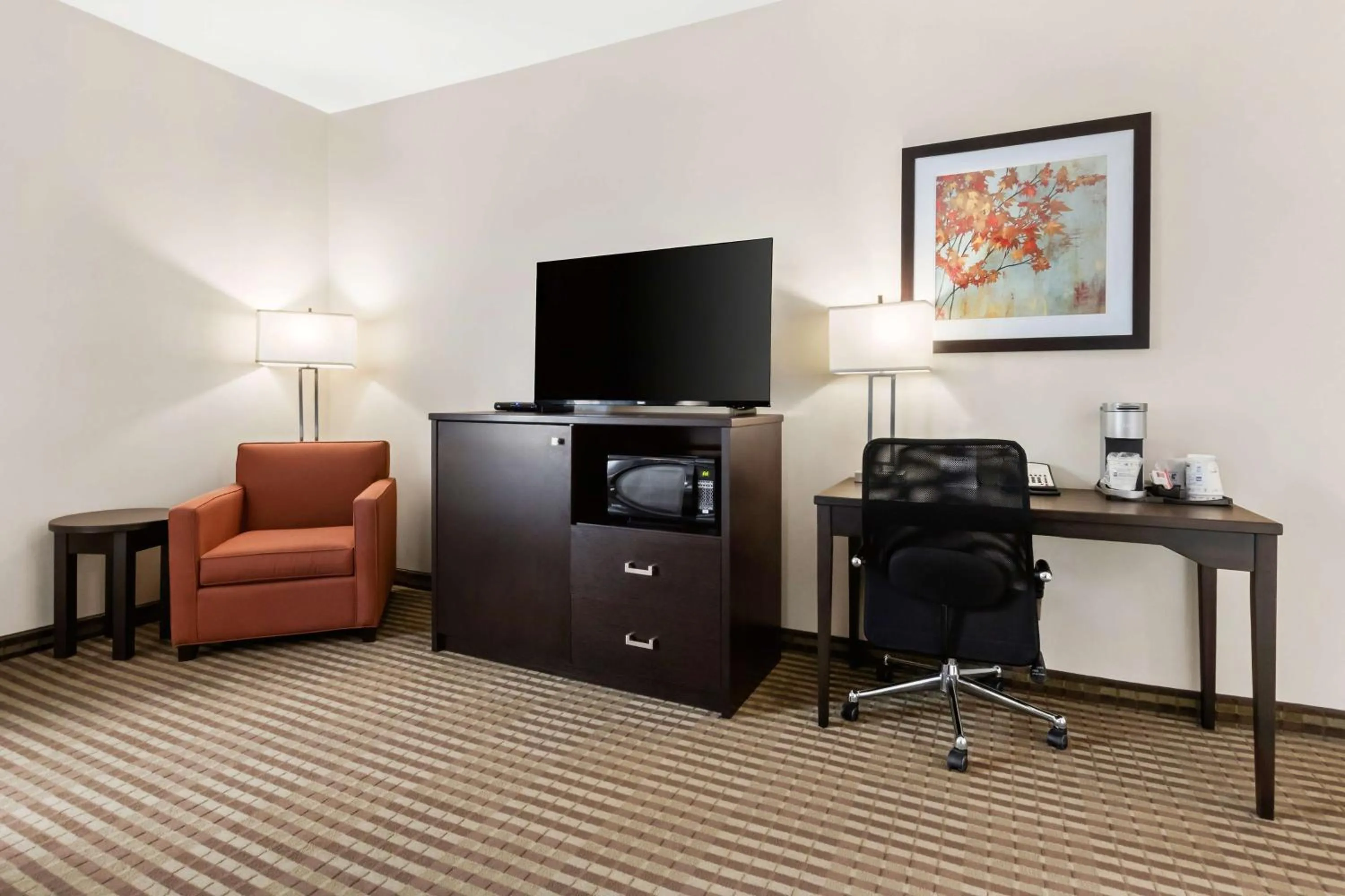 Photo of the whole room in Best Western Plus Fergus Hotel