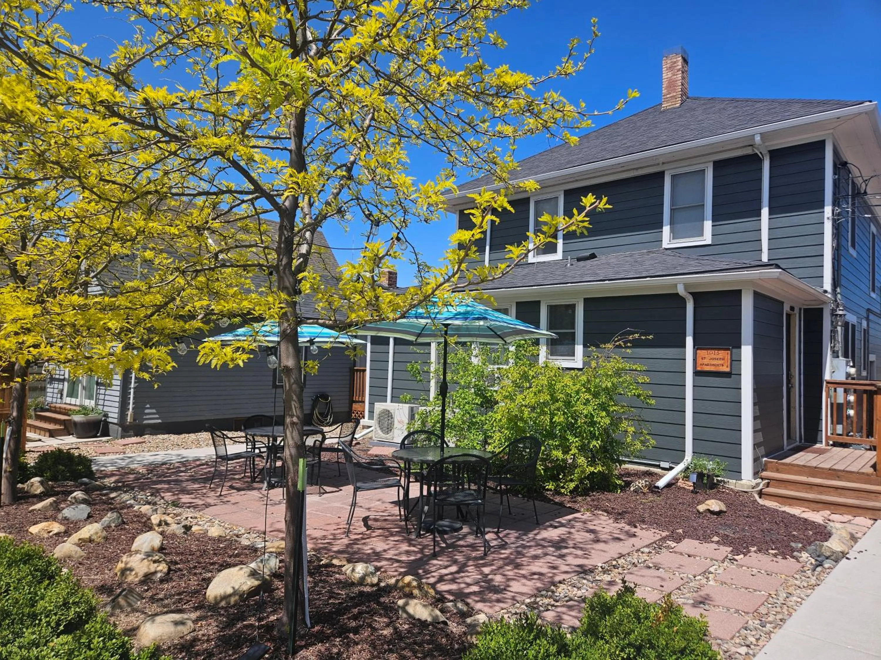 Cozy 2 BDRM Vacation Rental - 1 Mile to Dtwn Rapid City