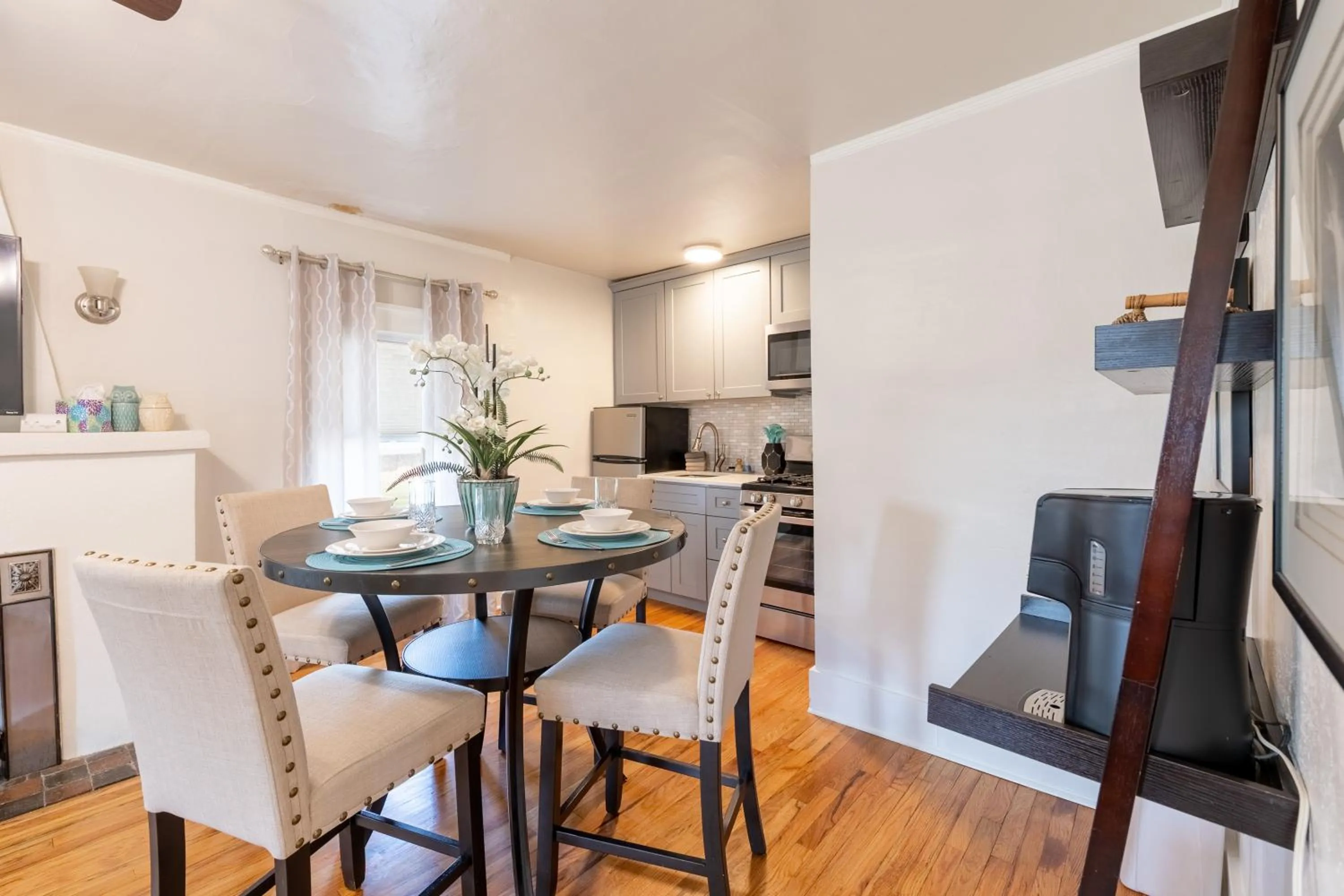 Cozy 2 BDRM Vacation Rental - 1 Mile to Dtwn Rapid City