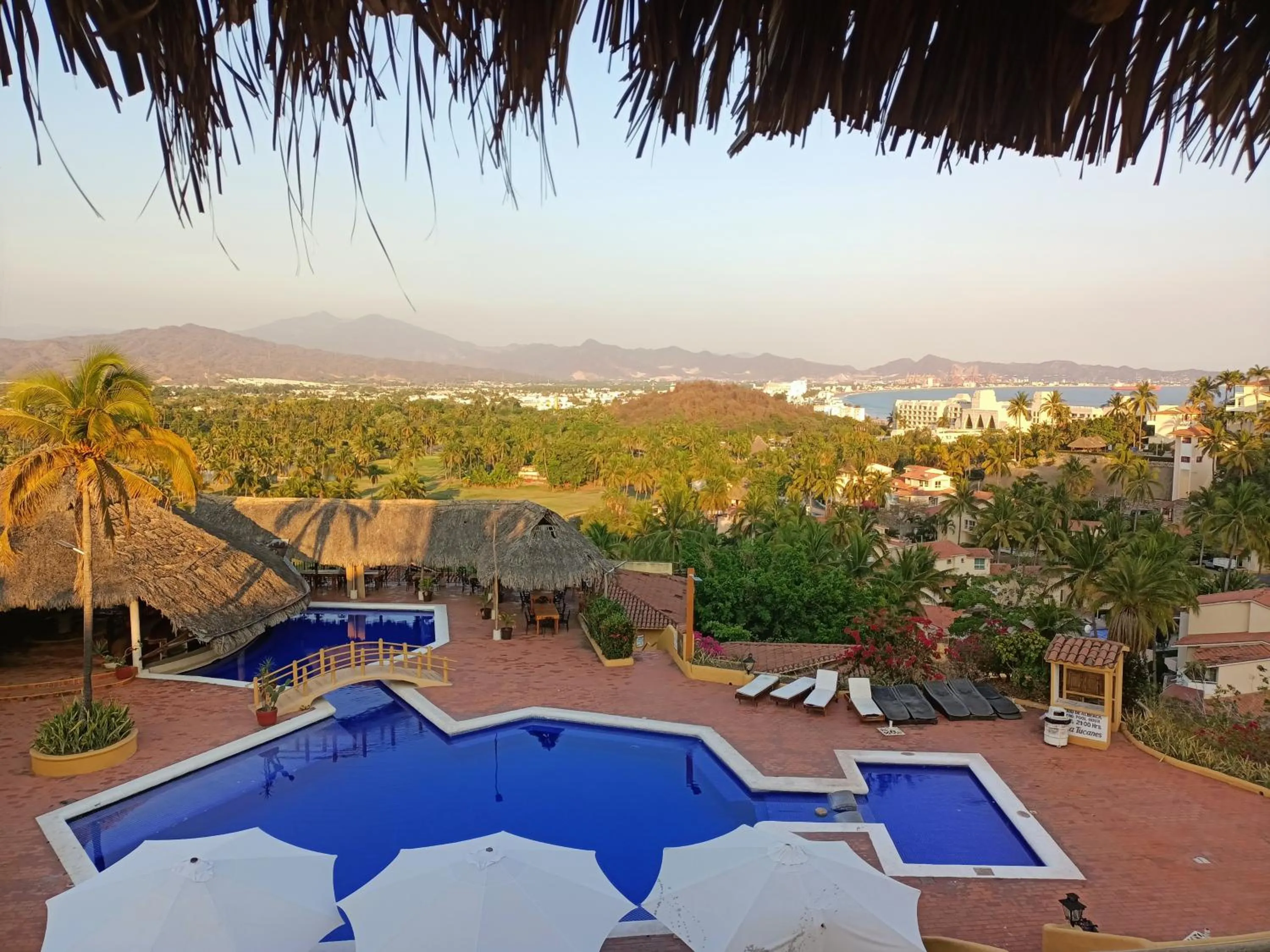 Day, Pool View in hotel plaza tucanes
