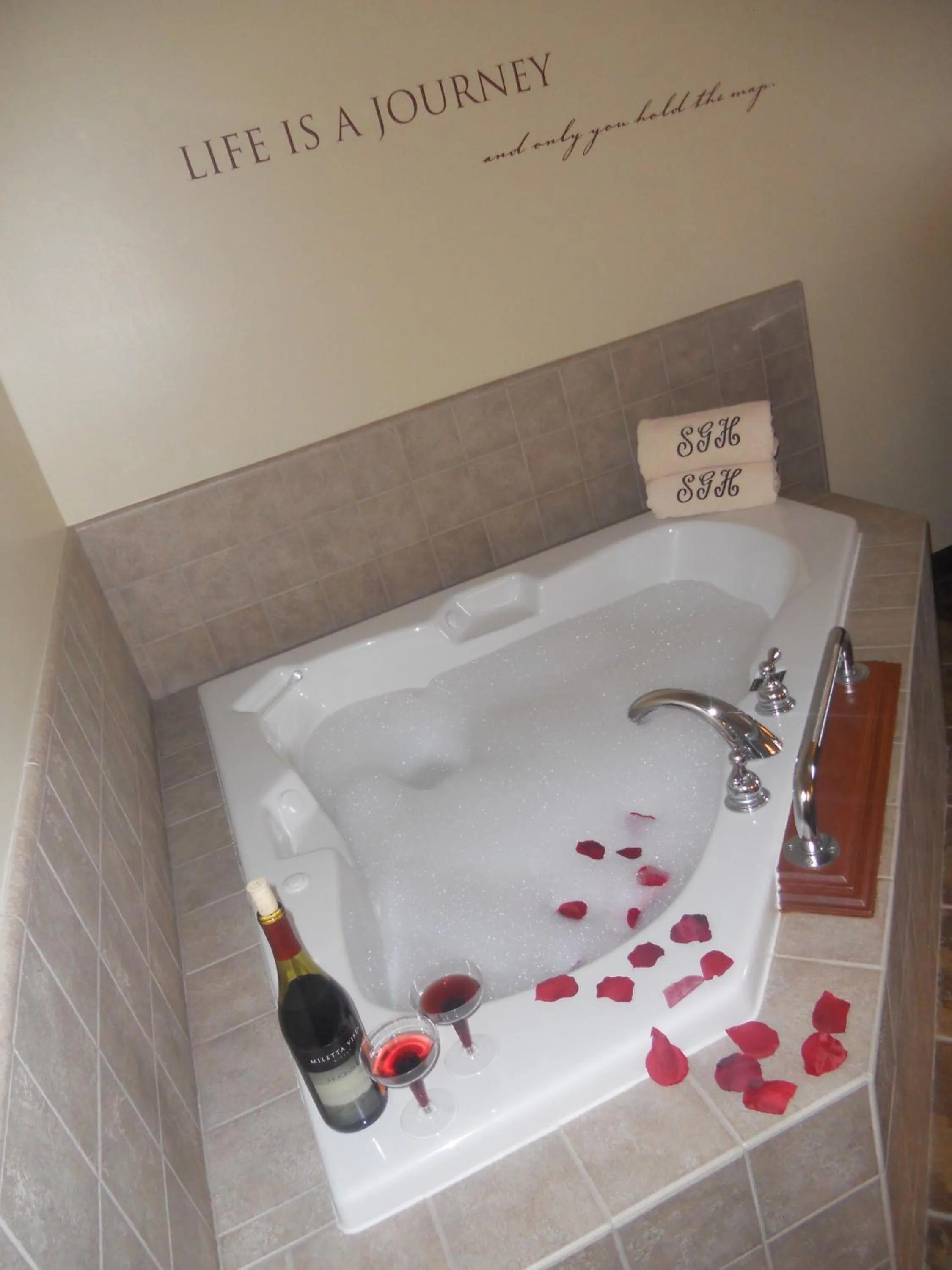 Bathroom in Sandhills Guest House Motel