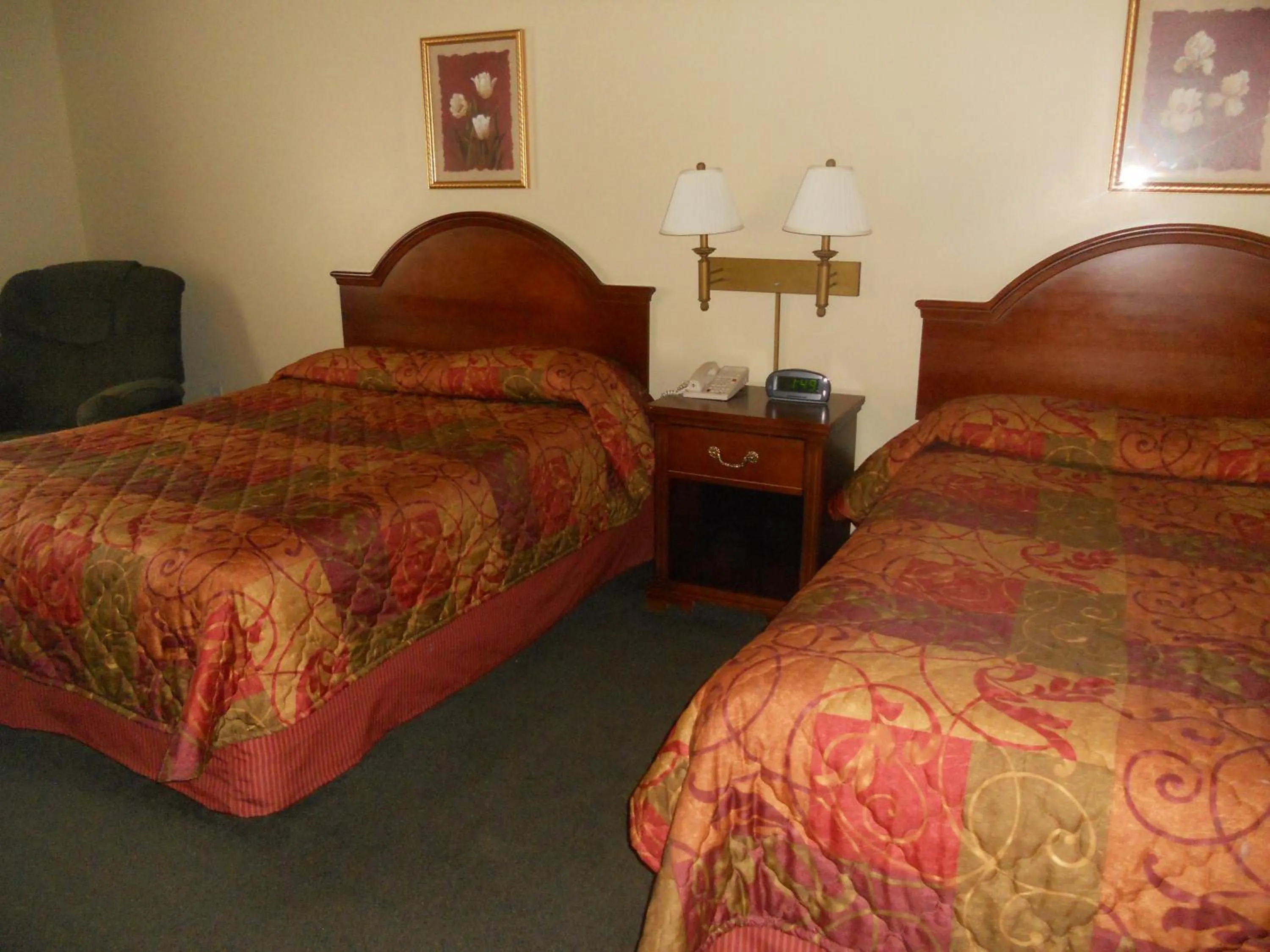 Bedroom, Bed in Sandhills Guest House Motel