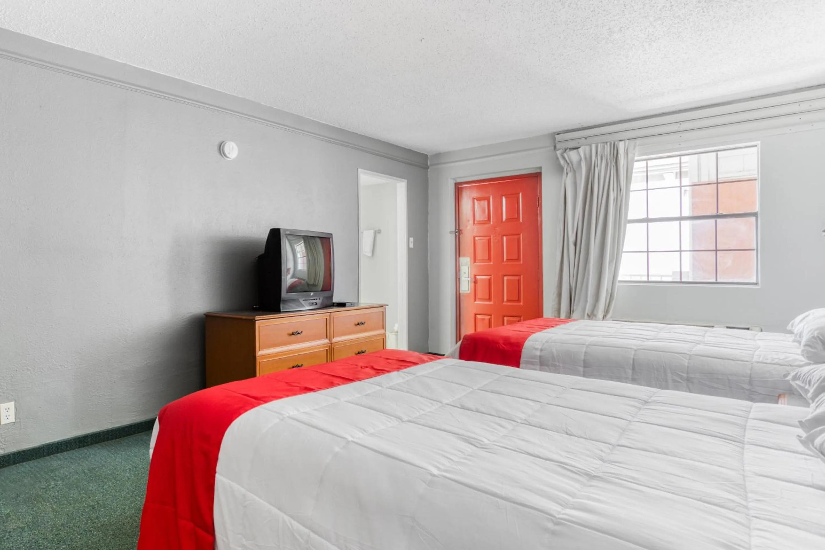 Bedroom, Bed in Hemp Hotel Oklahoma City South