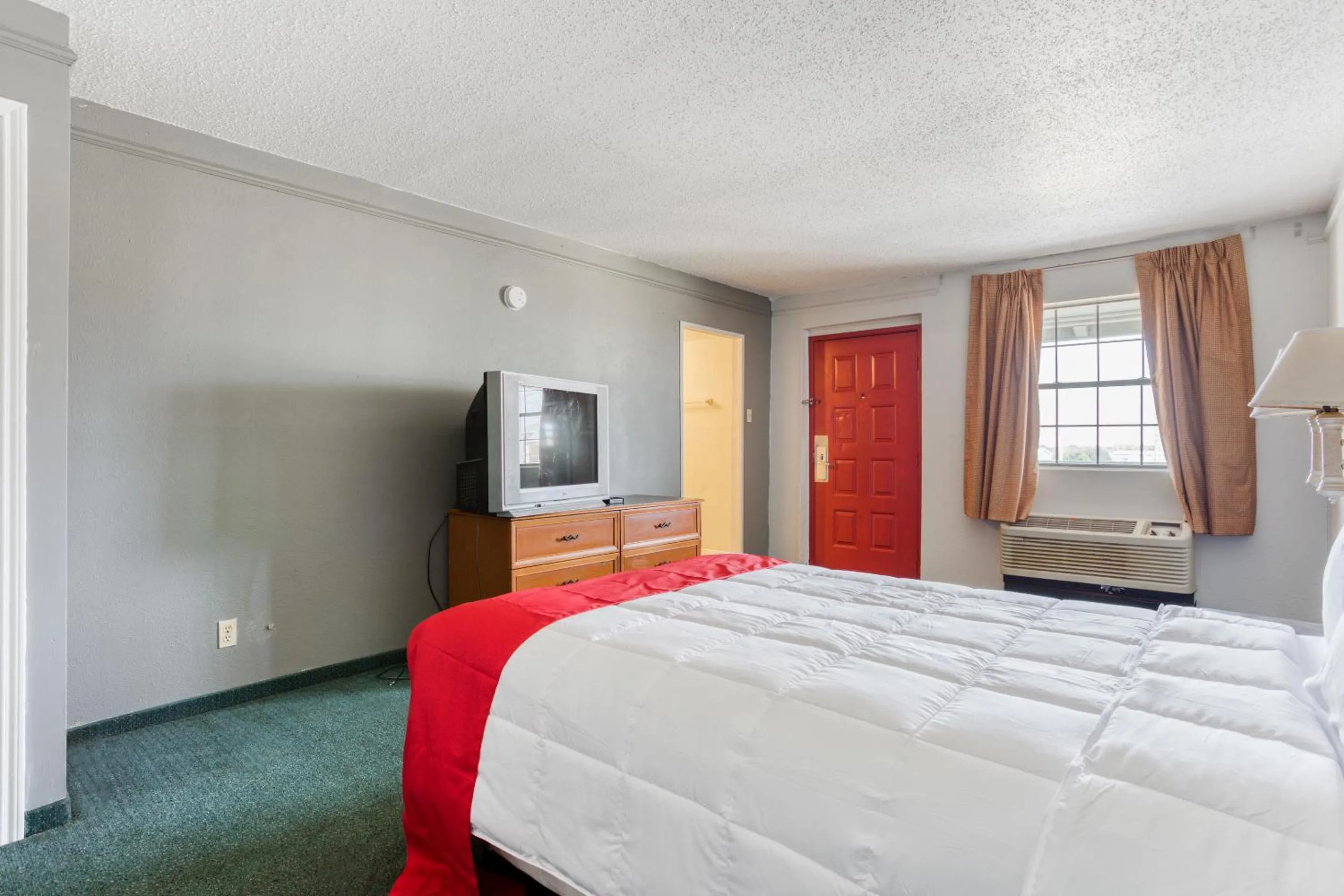 Bedroom, Bed in Hemp Hotel Oklahoma City South