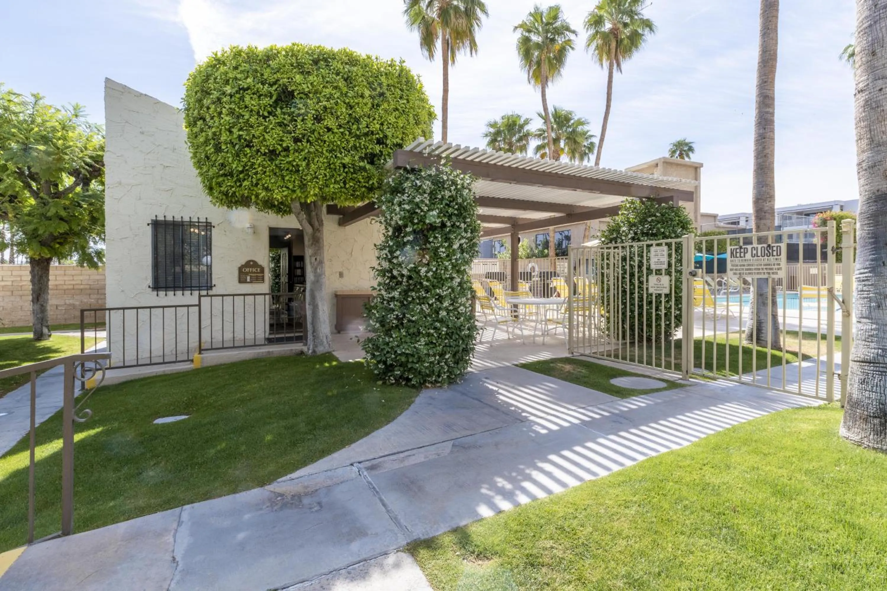 Property building in Casitas del Monte