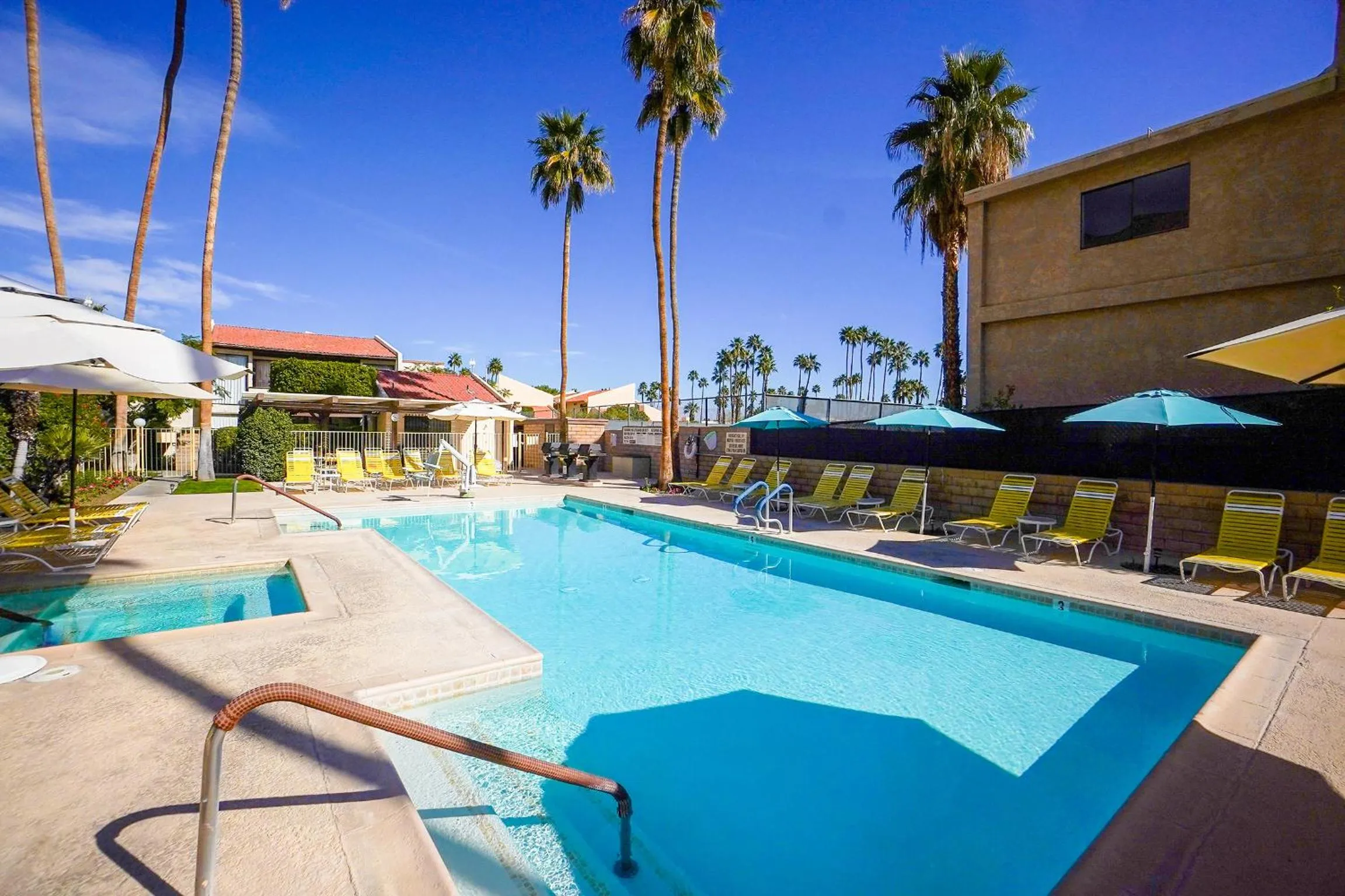 Swimming pool in Casitas del Monte